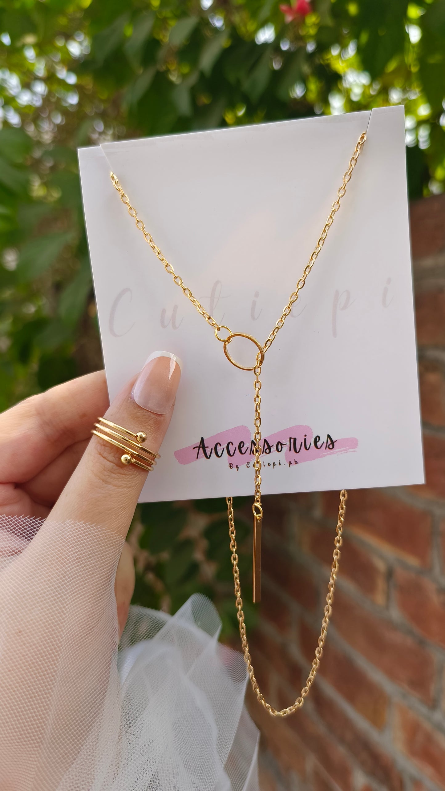 Trendy Circle Chain Necklace – Chic & Modern ✨