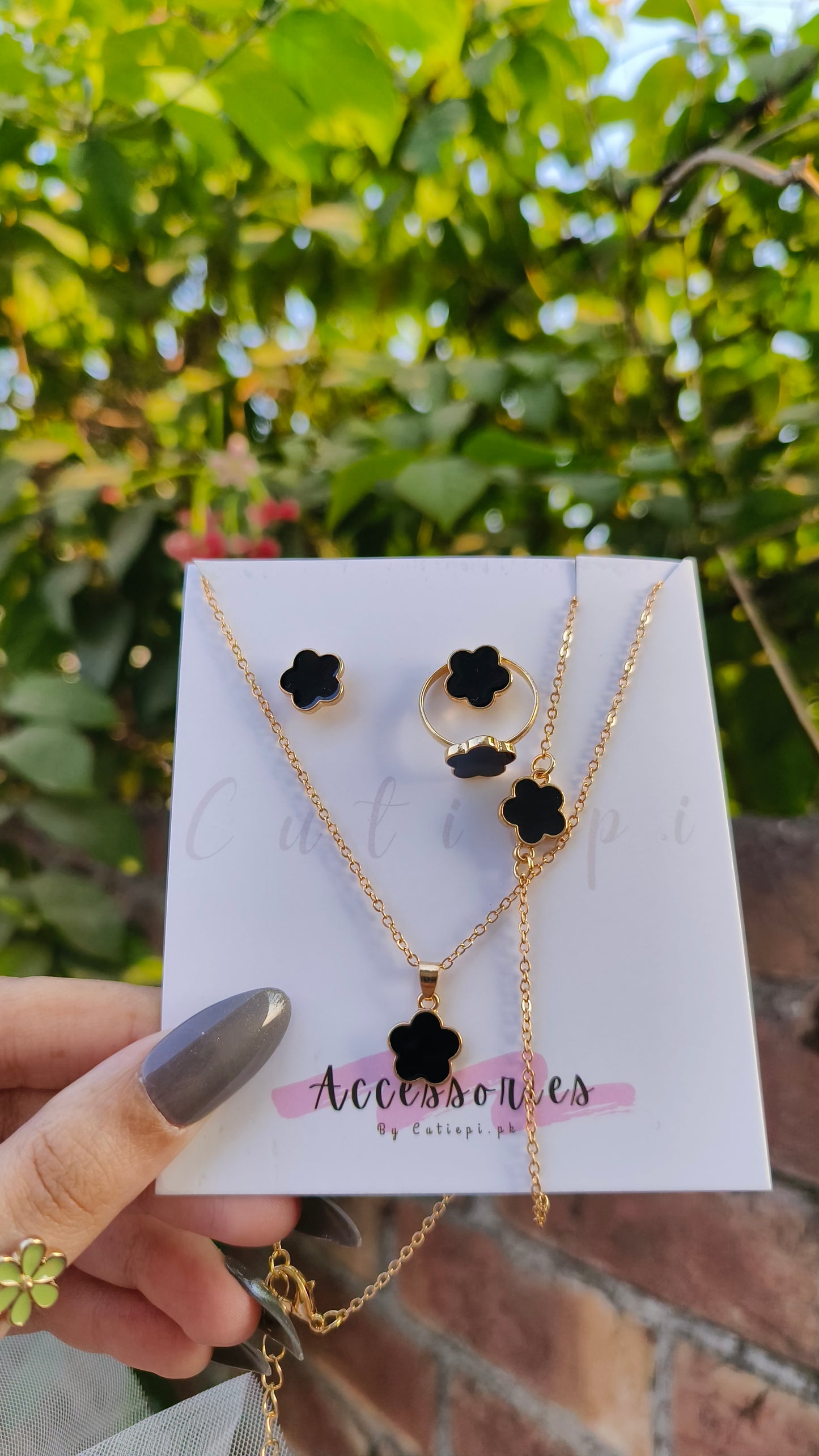 "Butterfly Bliss: 5-Piece Chic Jewelry Set"
