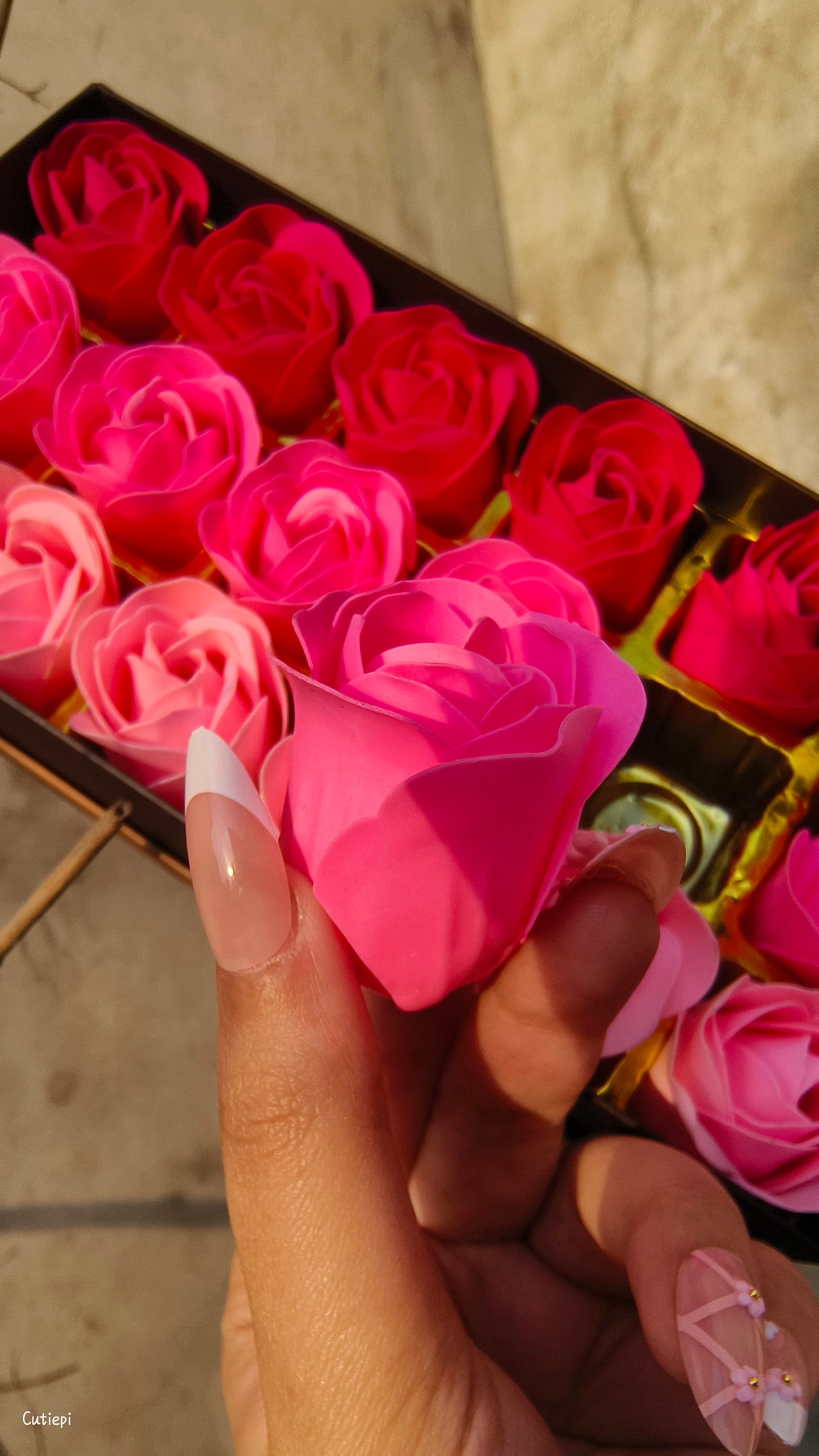 Luxurious 18pcs Rose Soap Flower Gift Box