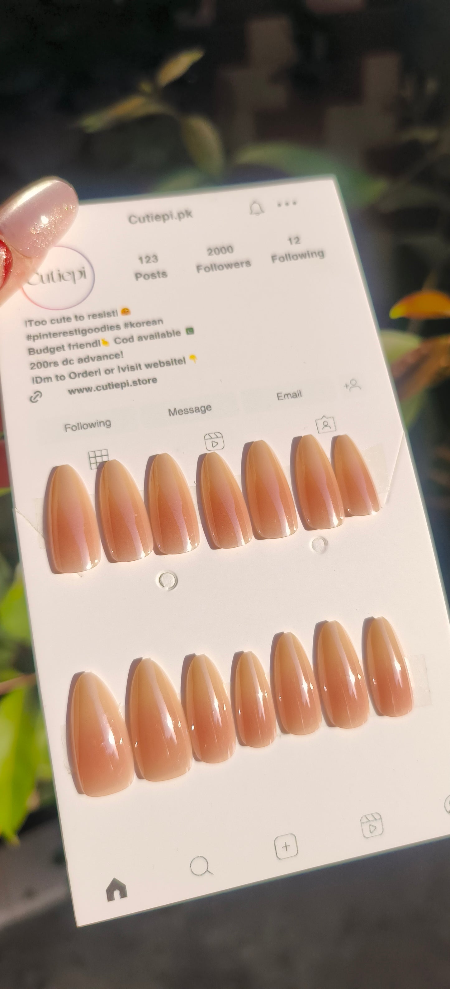 Glossy Mocha Almond – 24pcs with Application Kit