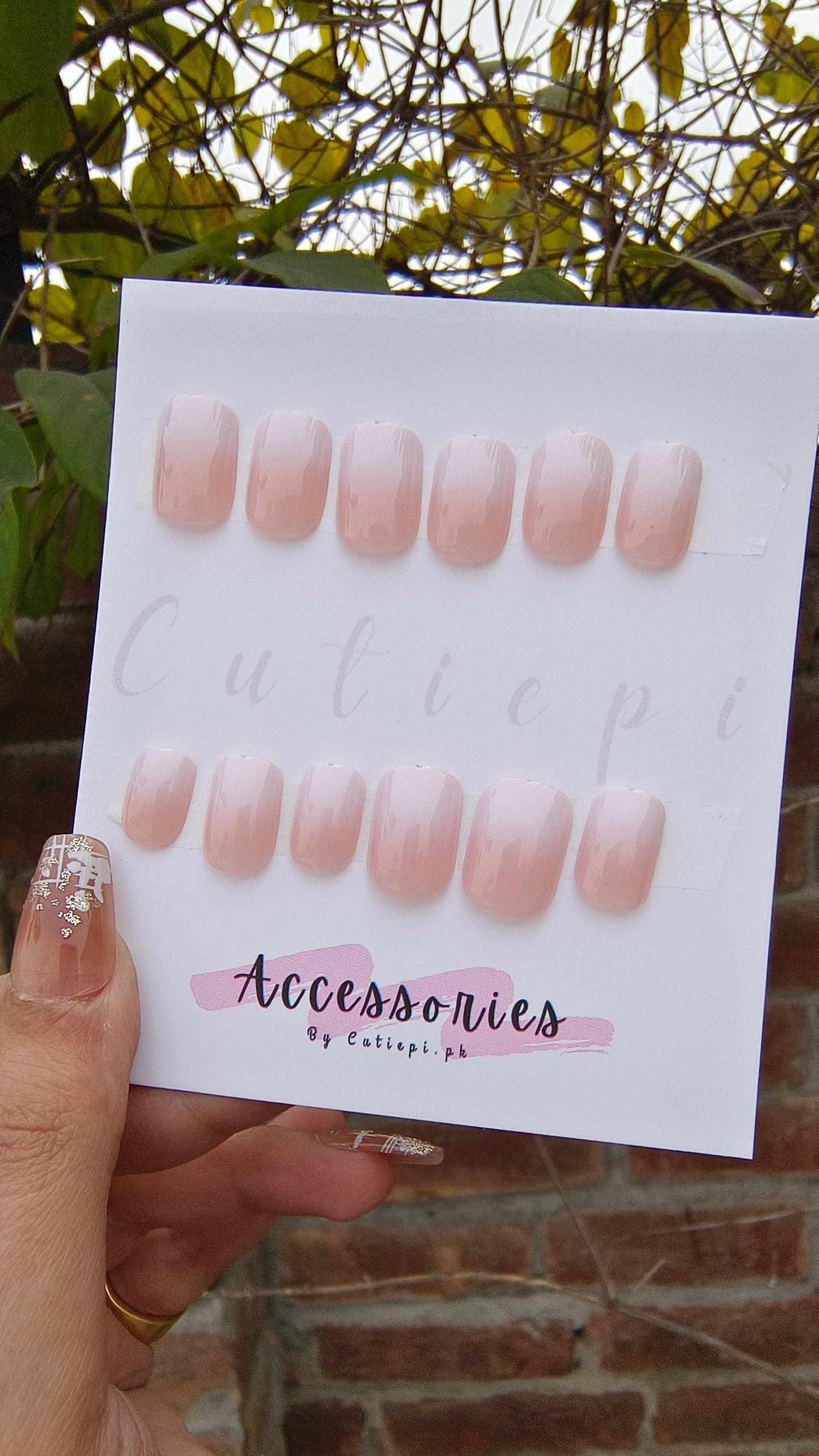 Timeless Elegance - 24pcs Ombre Rectangular Nails with Application Kit"