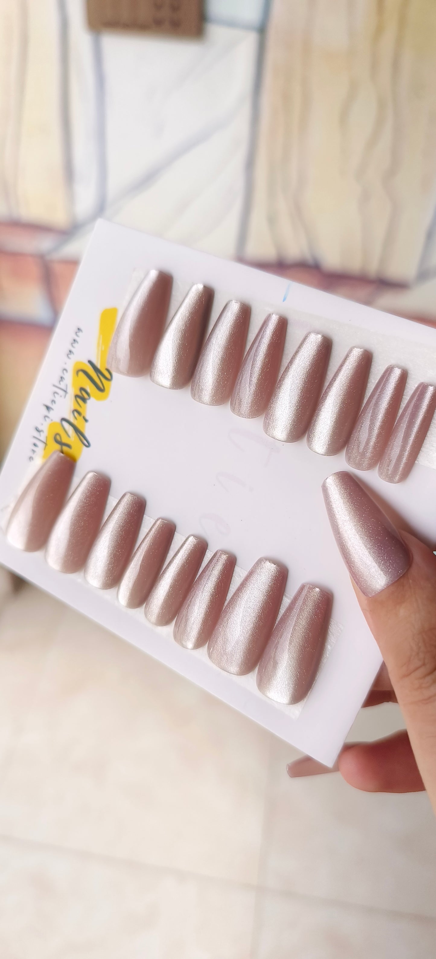 Dreamy tales - 15pcs cat eye nails with Free Application Kit