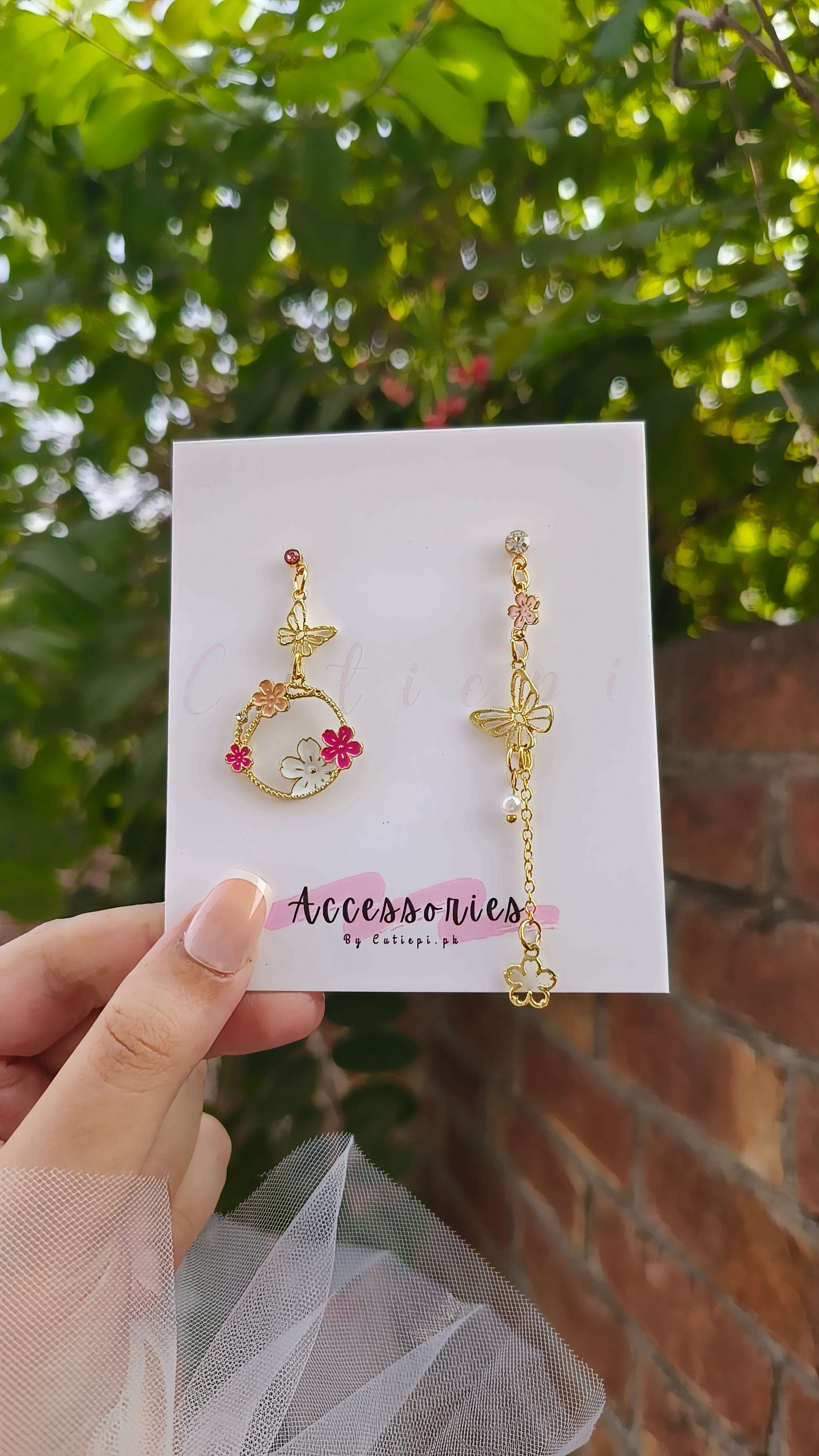 Hollow Round Drop Earrings – Zirconia Flower Elegance