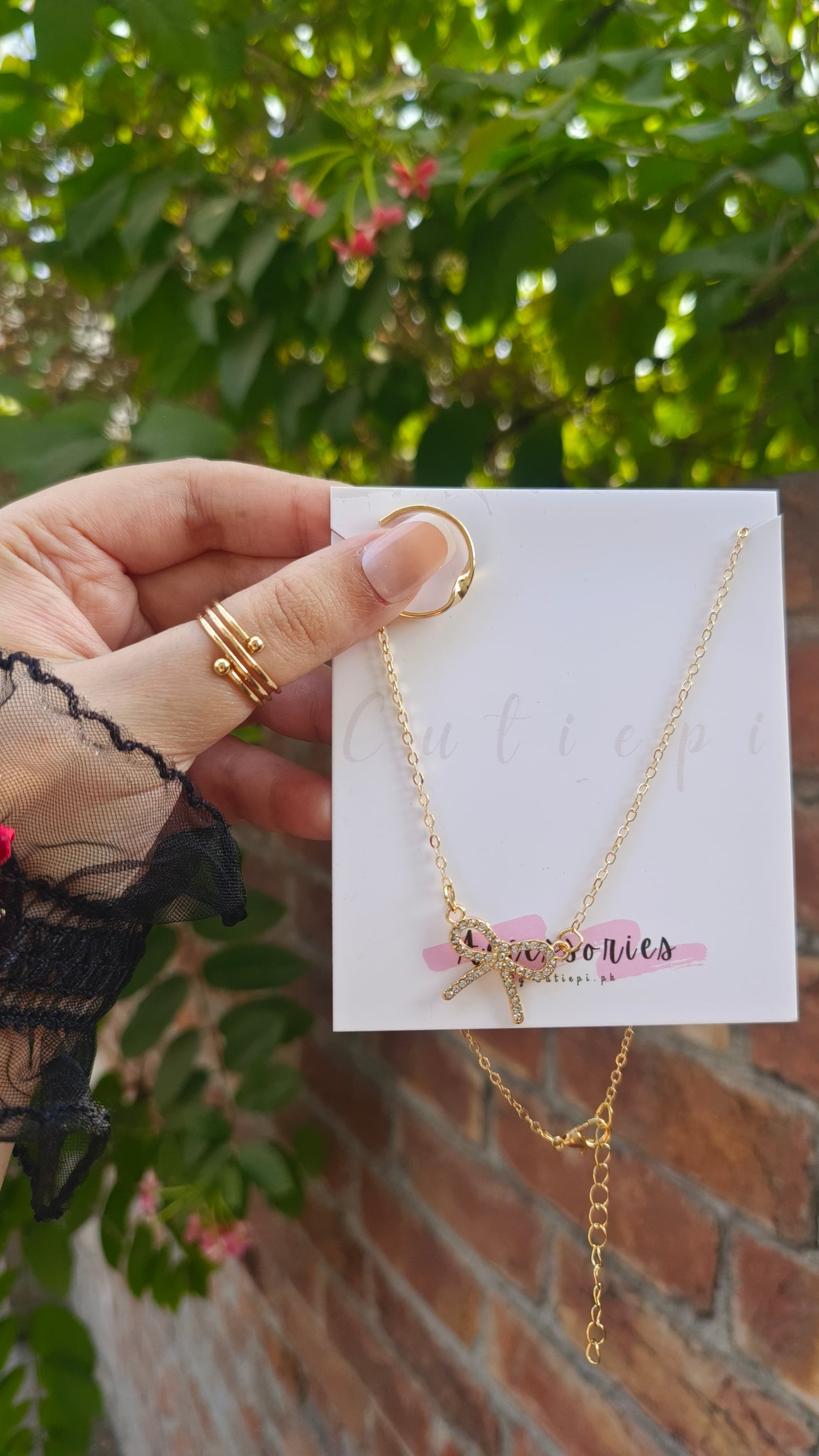 Sparkling Bow Pendant Necklace & Ring Set – Elegant Rhinestone Design