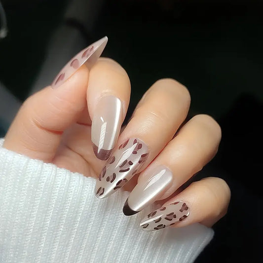 Wild Beauty - 24 pcs Cat eye Nails with Application Kit