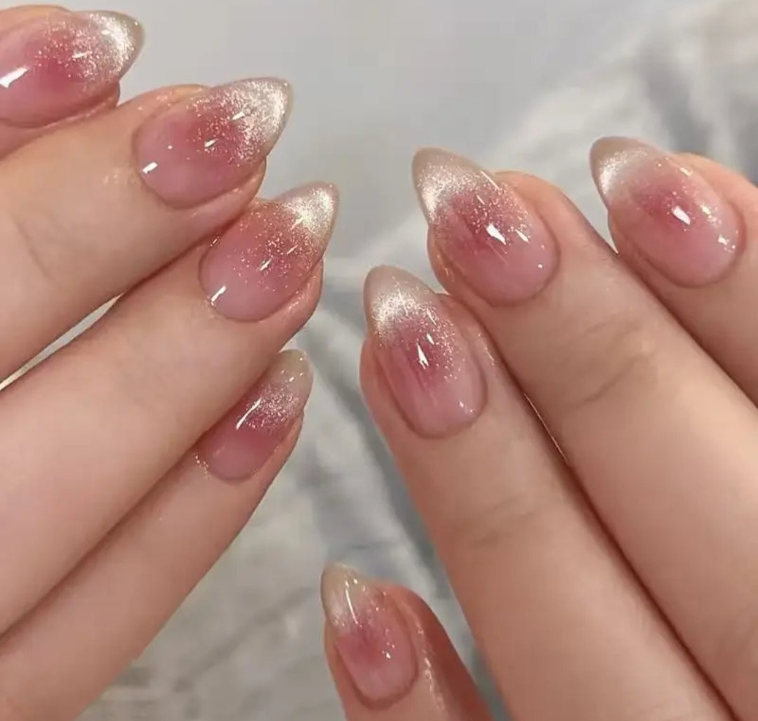 Nude Glow- 15 pcs Cat eye Nails with Application Kit (Best Seller)