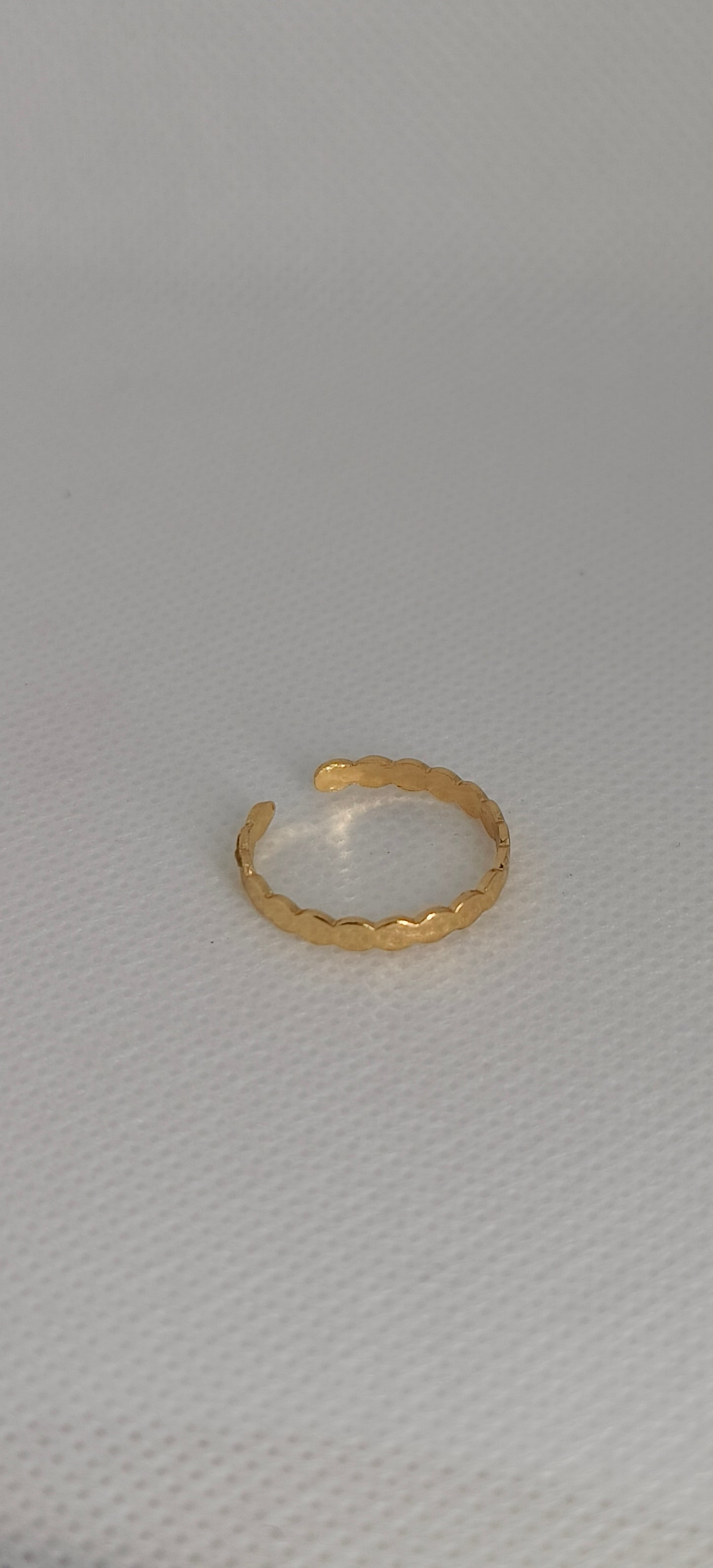 Adjustable round Ring