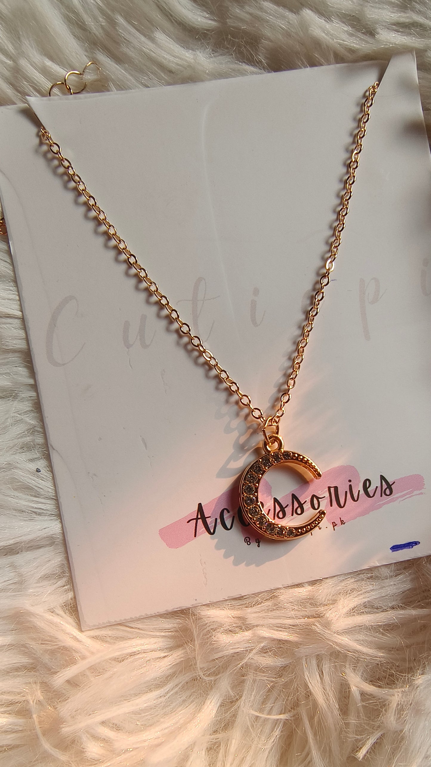 Clearance Deal - 5 random pendents (advance payment only)