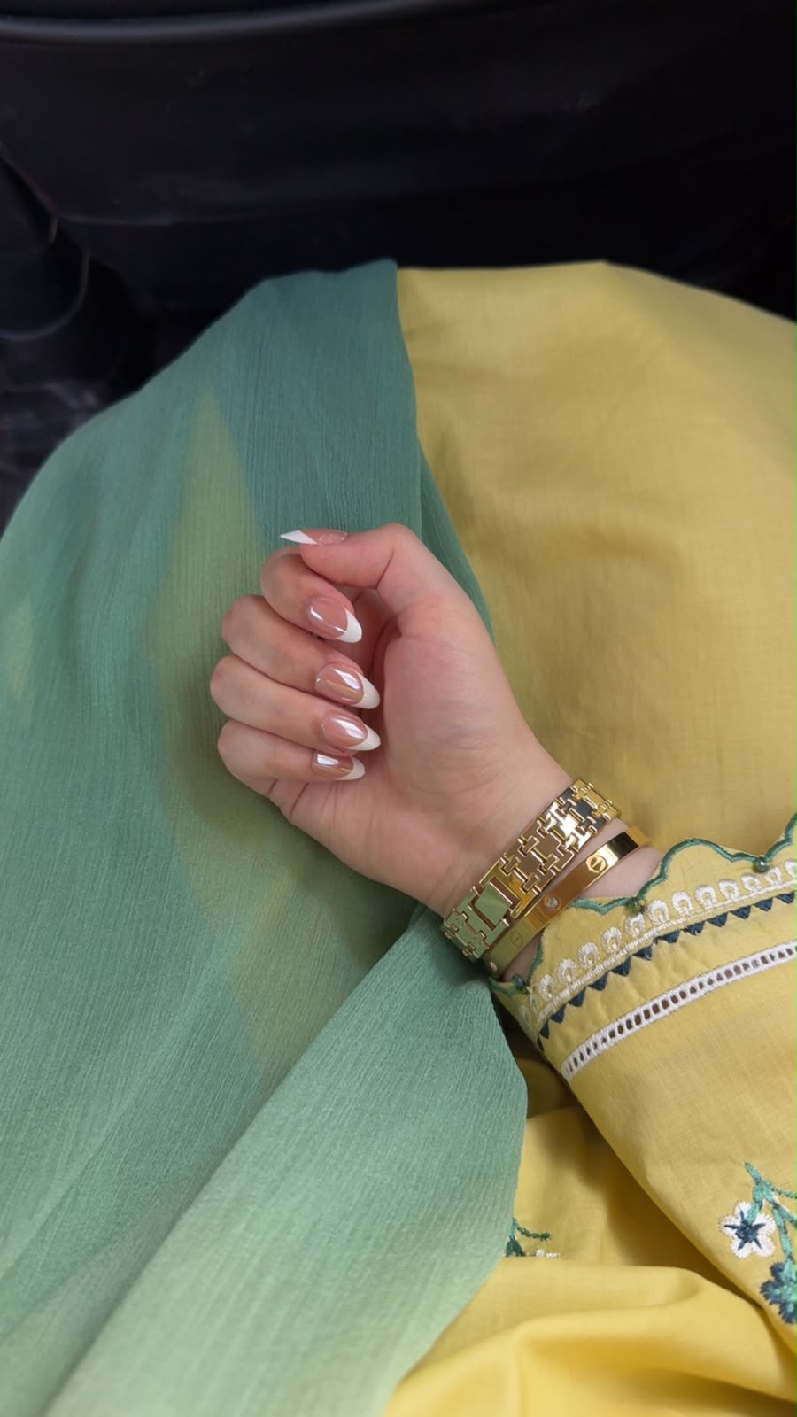 Royal Beauty-15pcs Elegant French Nails with Application Kit