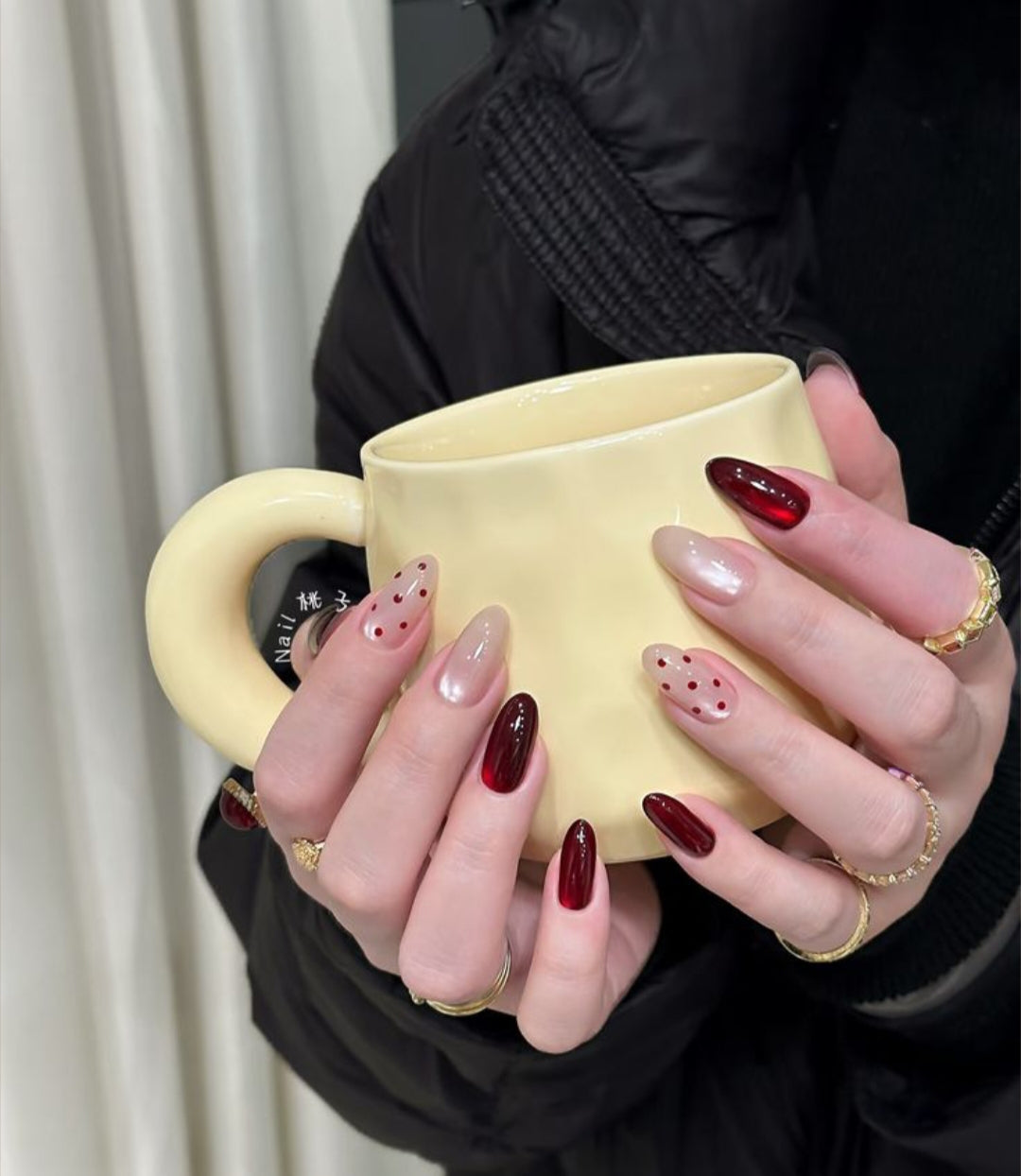 First Glimpse-Premium Red Cat eye Nails with Application kit