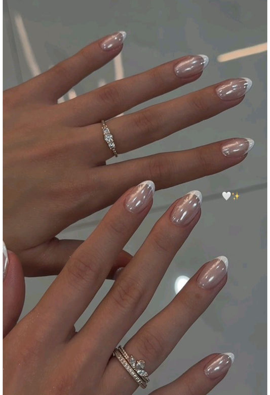 Glaze French – 15pcs Premium Nails with Application Kit