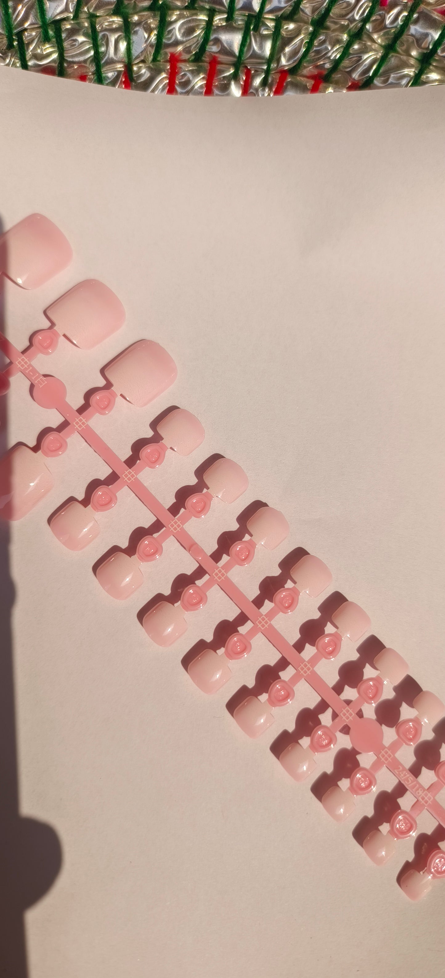 Gradient Pink- 12 pcs Toe Nail set with application kit