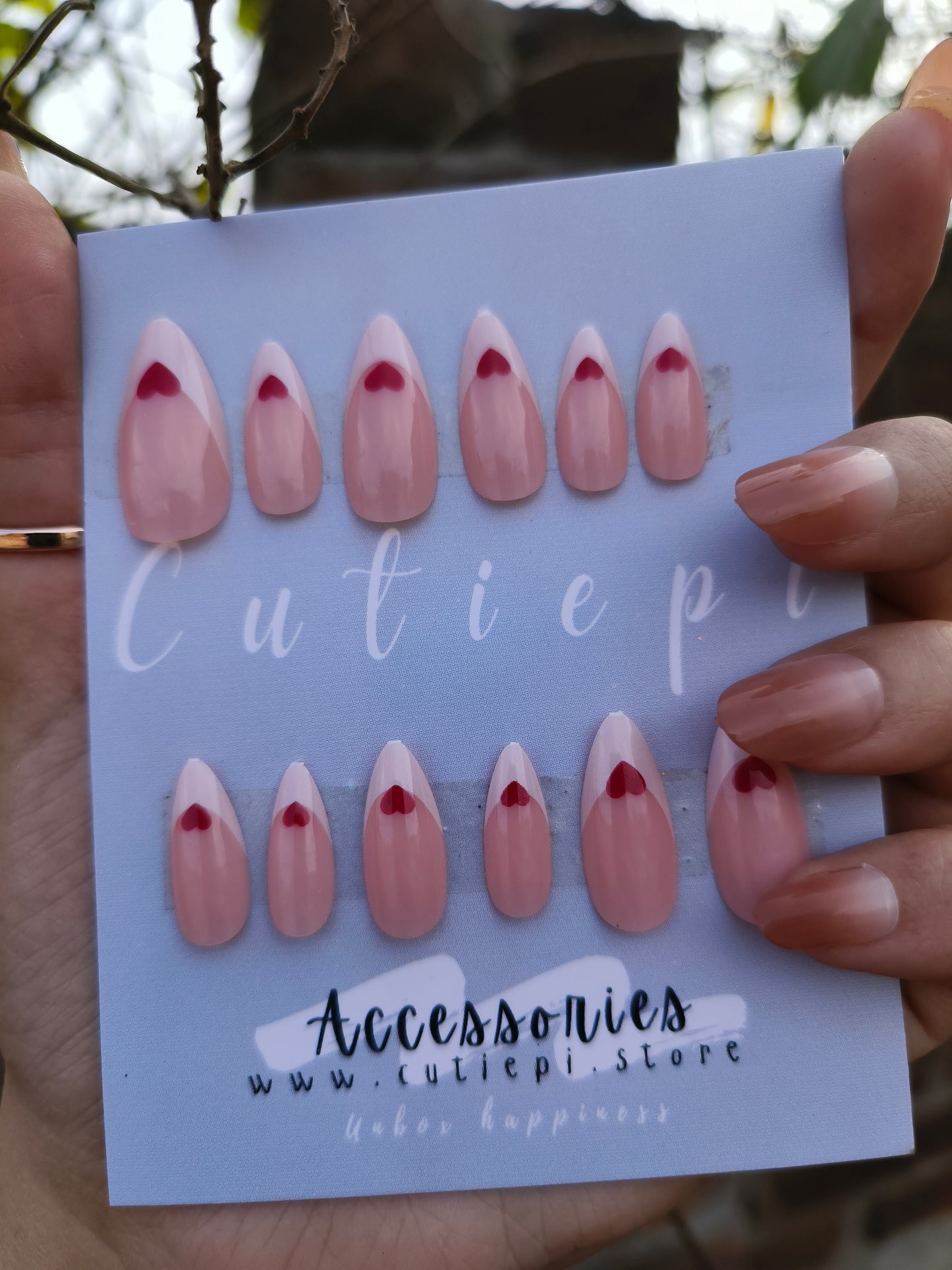 Love Charm – 24pcs White French Almond Nails with Red Hearts & Application Kit