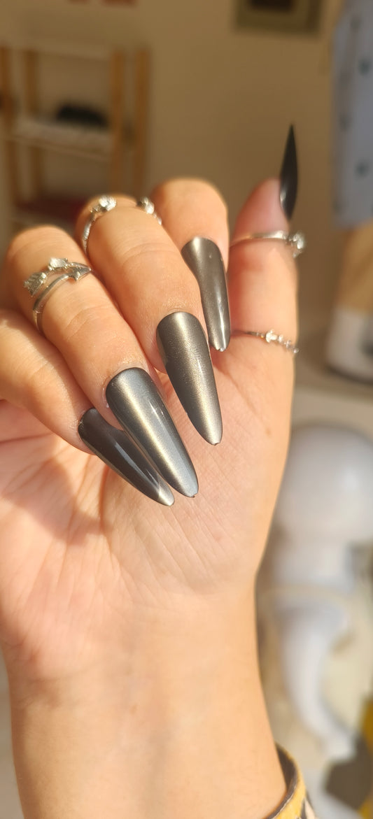 Black beauty Cat eye nails- 15pcs with Application Kit