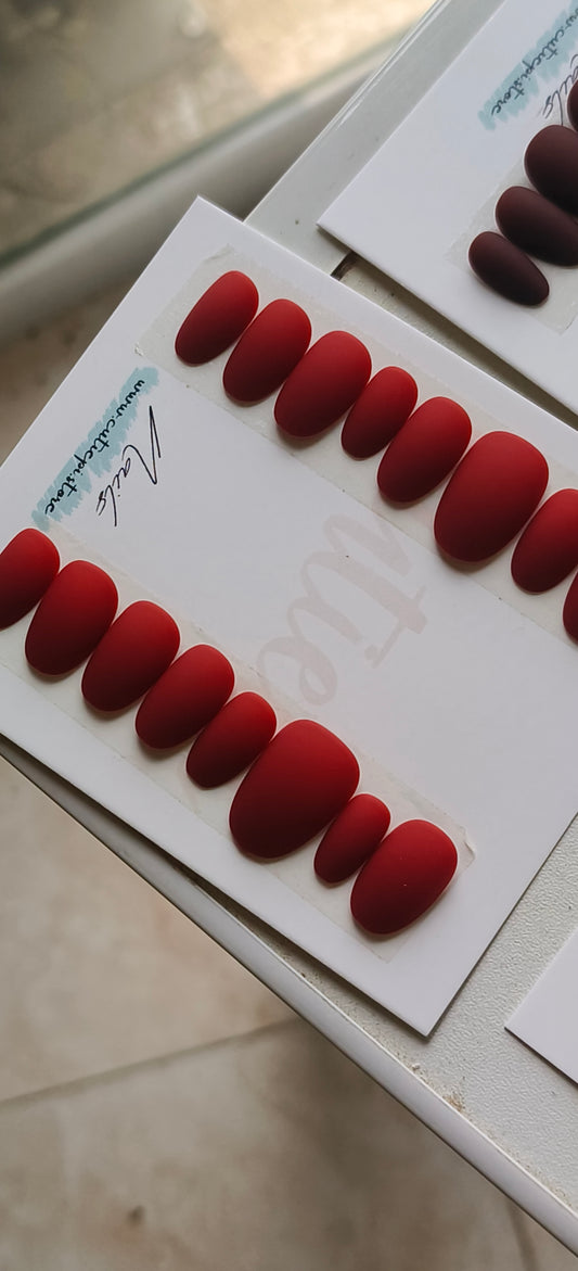 Cherry Red– (Student Offer) Matte Nails, 24pcs with Application Kit