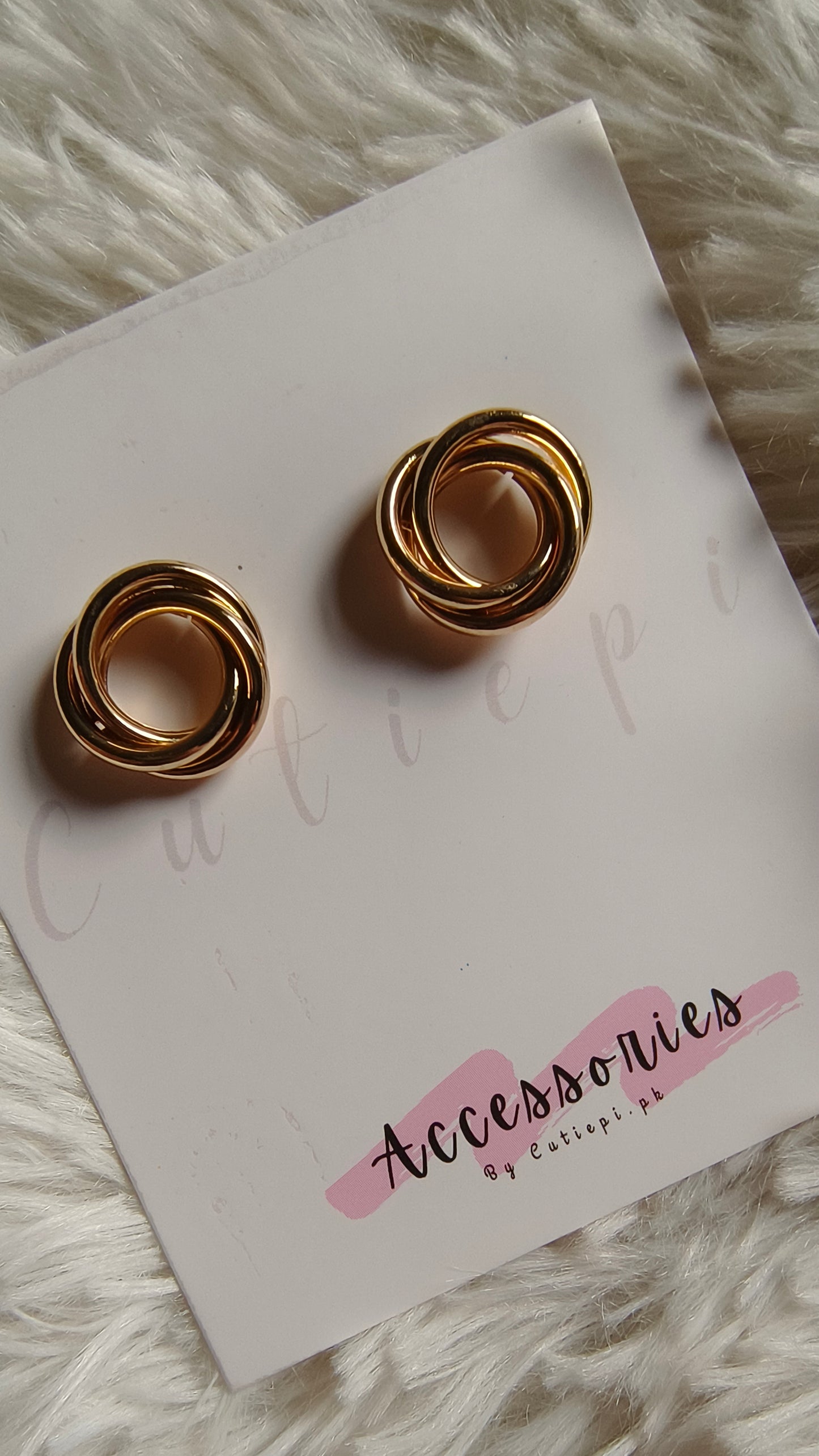 Geometric Round Stud Earrings – 18K Gold-Plated Elegance