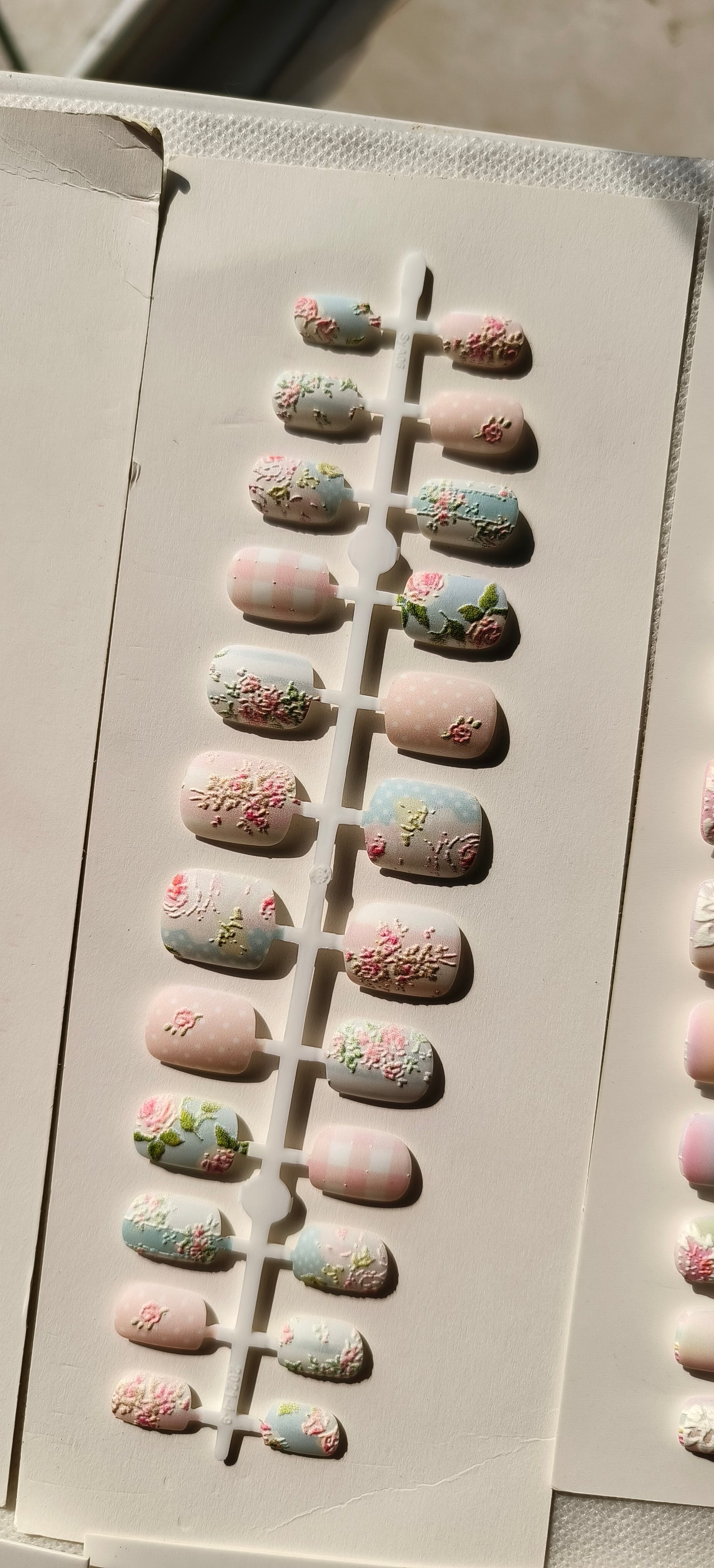 Coastal Cutie – 24pcs 3D nails with Application Kit 🐬🌴
