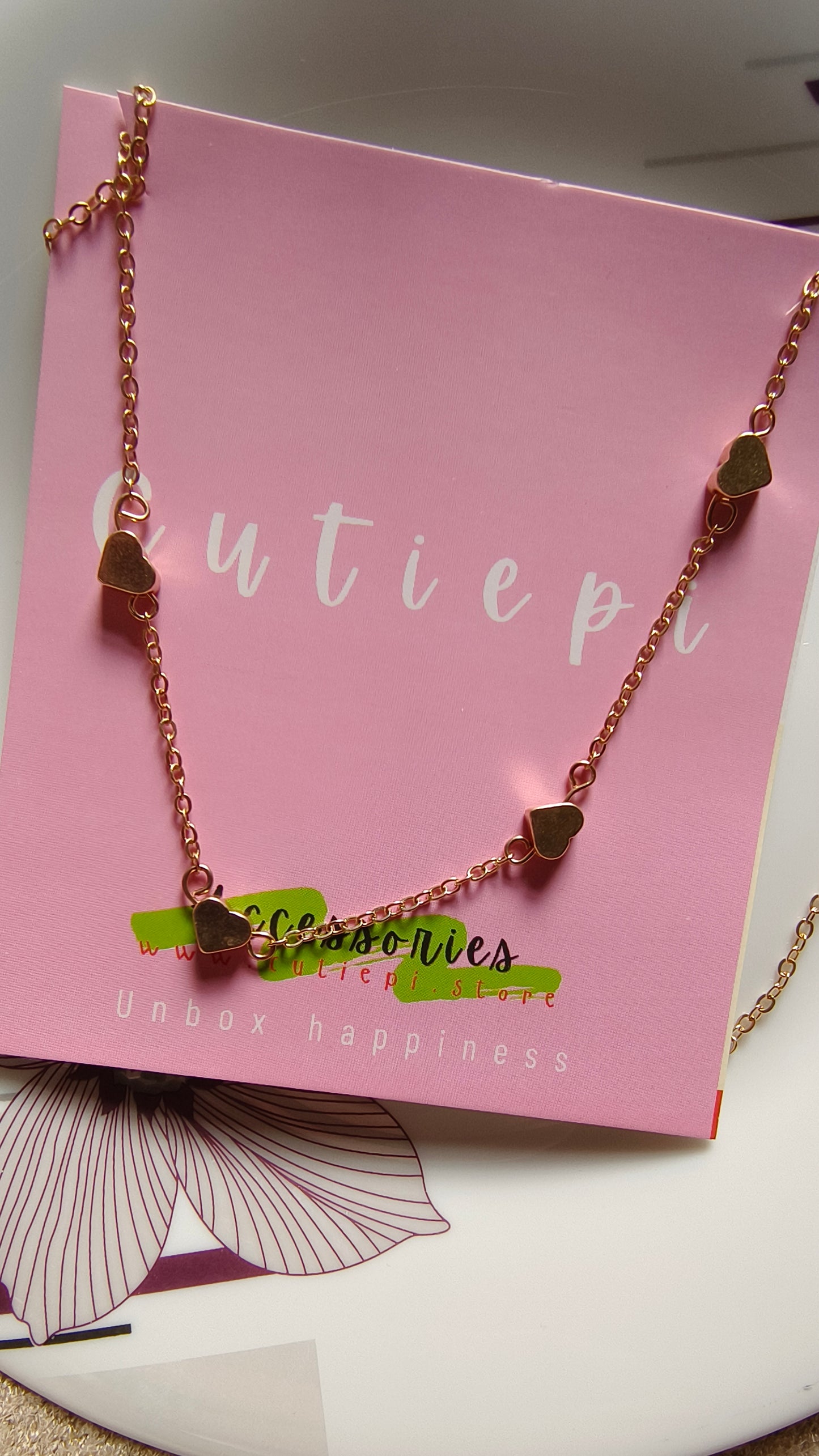 Heart Pendant with Multiple Small Hearts – Elegant & Trendy Gold-Plated Necklace