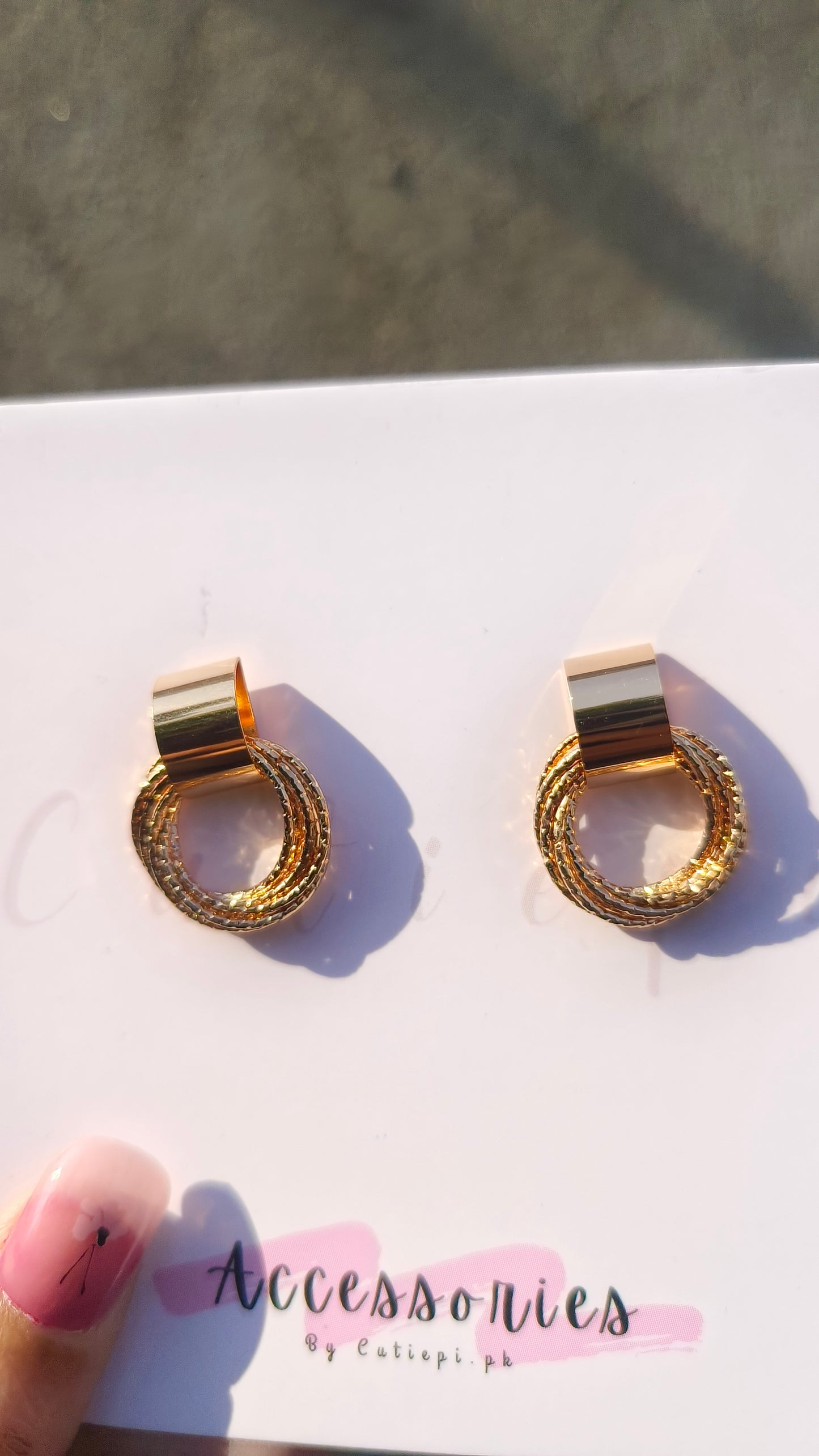 ✨ Golden Round Chain Dangle Earrings – Trendy & Stylish Jewelry