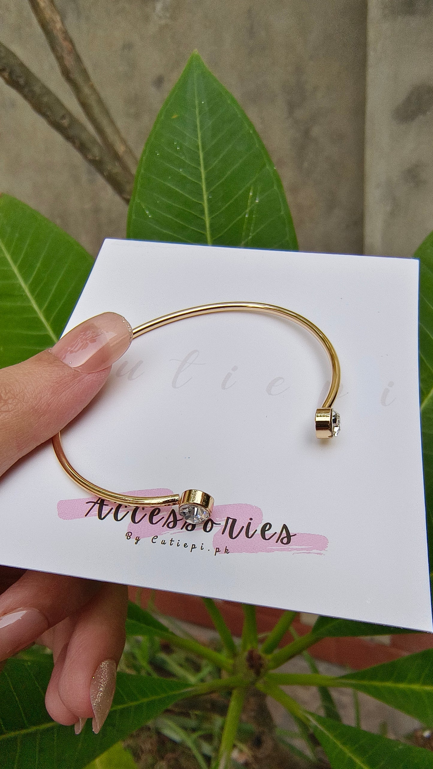 Clearance deal- 5 premium bracelets - advance payment only