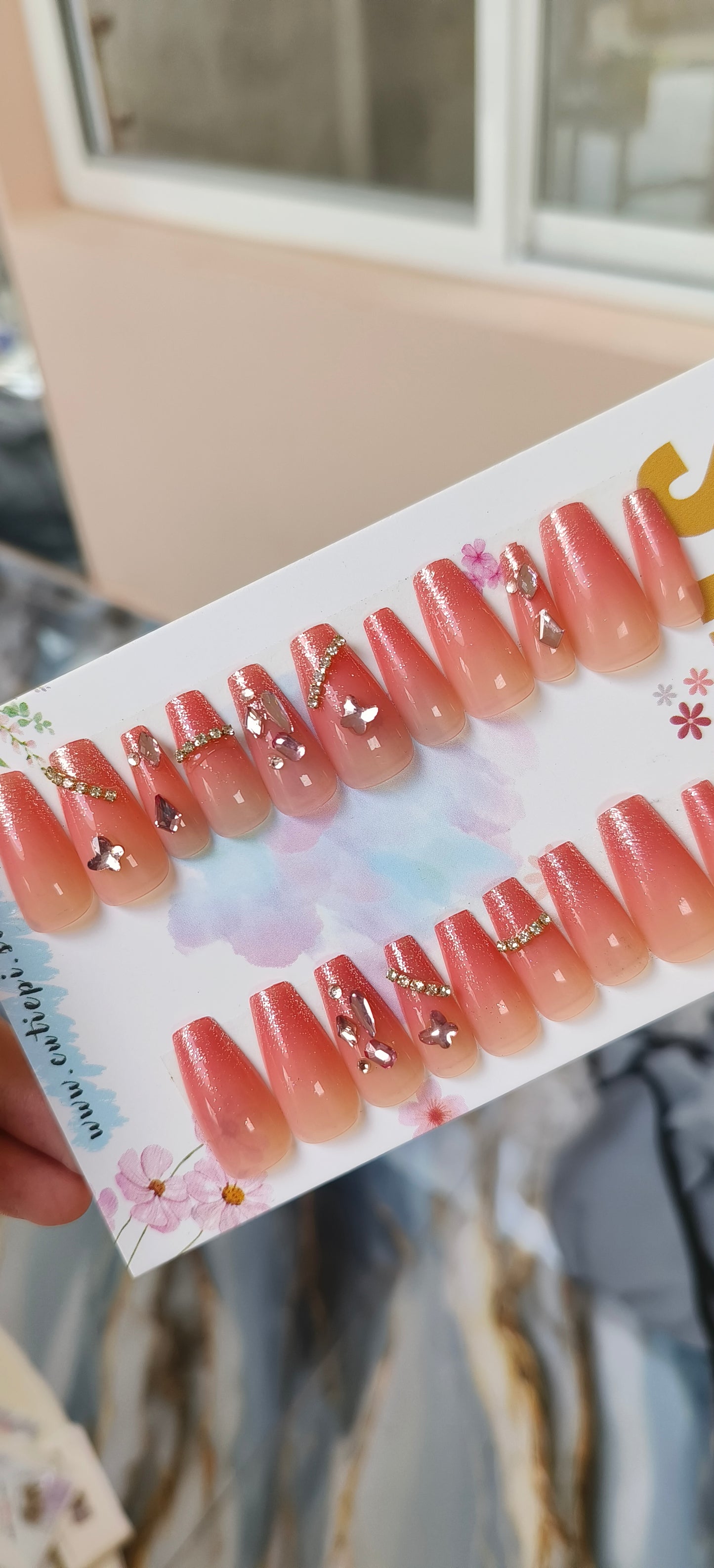 Bridal Pink -24 pcs embelished nails with Application kit