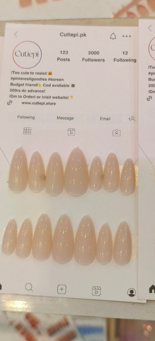 Glossy nude – 24pcs Nail Set with Application Kit