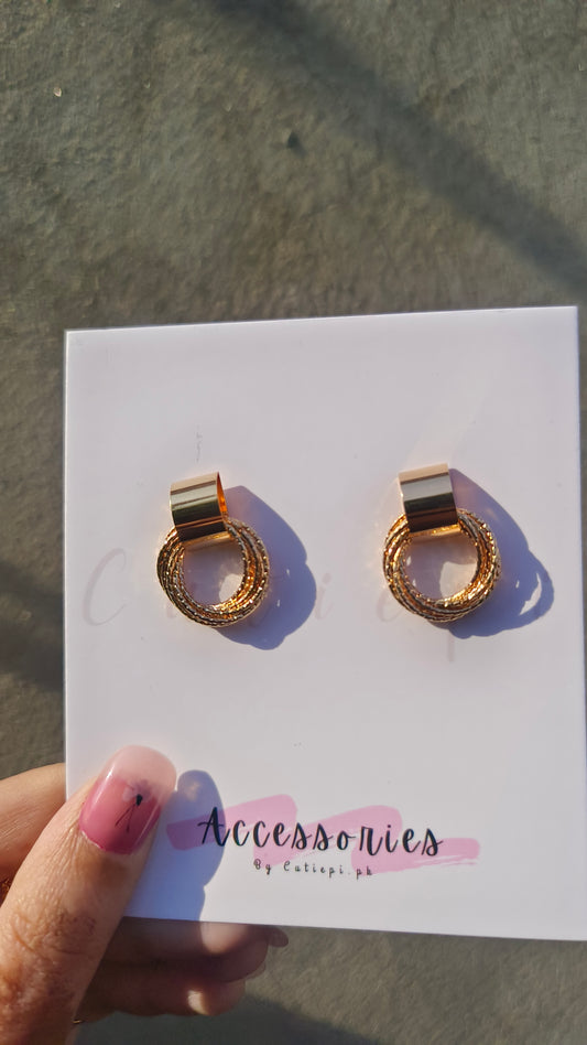 ✨ Golden Round Chain Dangle Earrings – Trendy & Stylish Jewelry