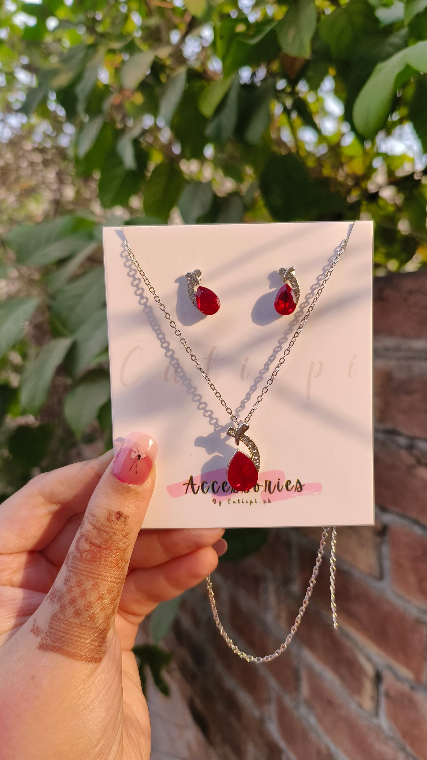 Ay01 Gift Box Deal – 13-Piece Jewelry & Accessories Set (Designs Can vary)