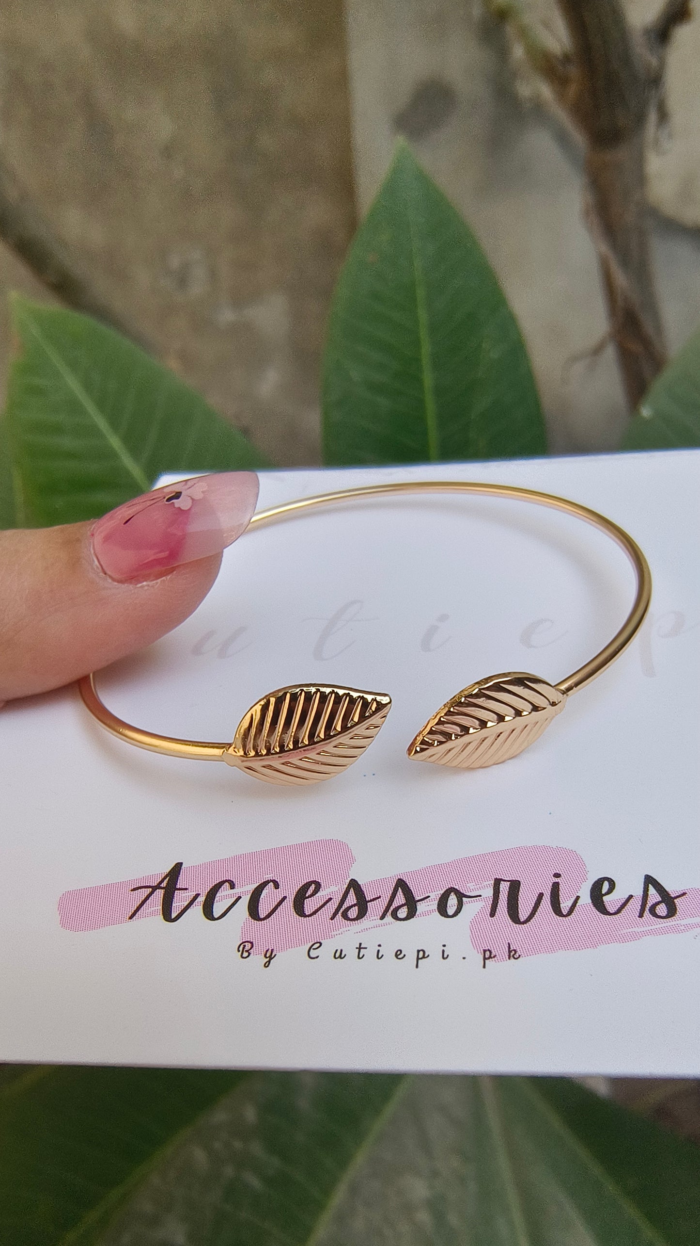 Clearance deal- 5 premium bracelets - advance payment only