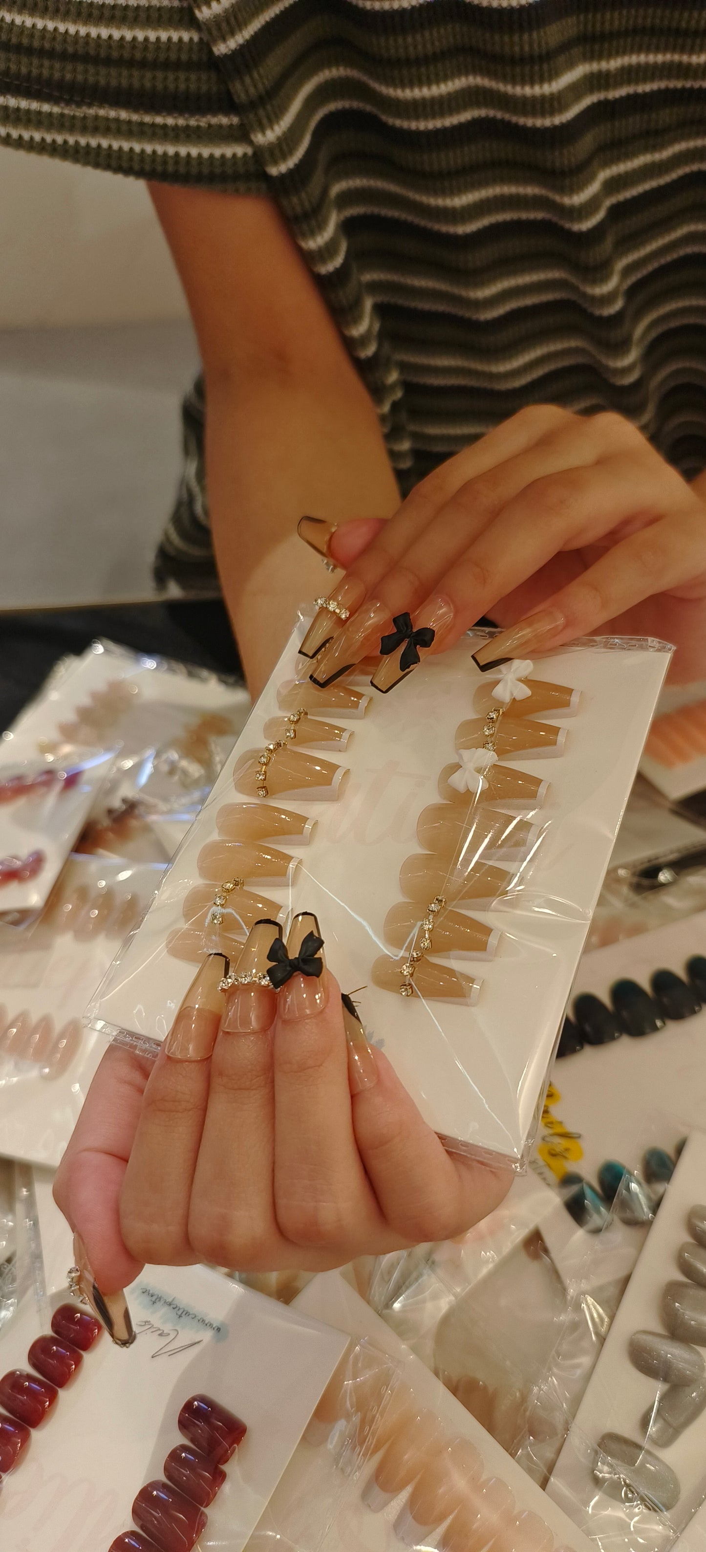 Black Bow with Rhinestone 24pcs with Application Kit