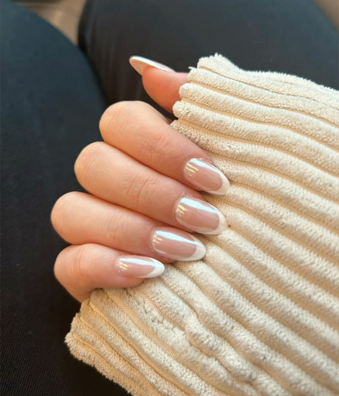 Press on nails in pakistan in affordable prices and premium finishing 
fake nails available in pakistan