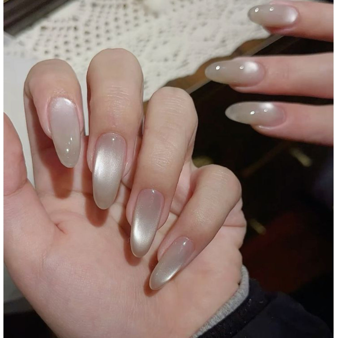 Gold Elegance- Premium Cat Eye Nails with Application Kit