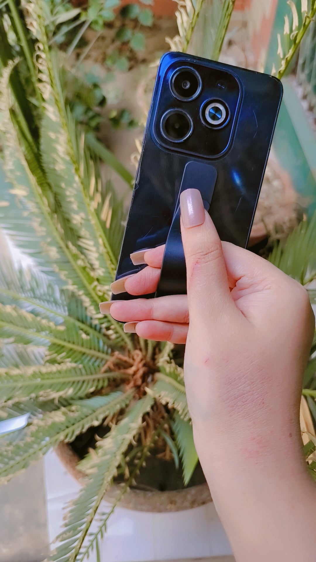 Mini black Color Phone Holder – Push-Pull Finger Ring