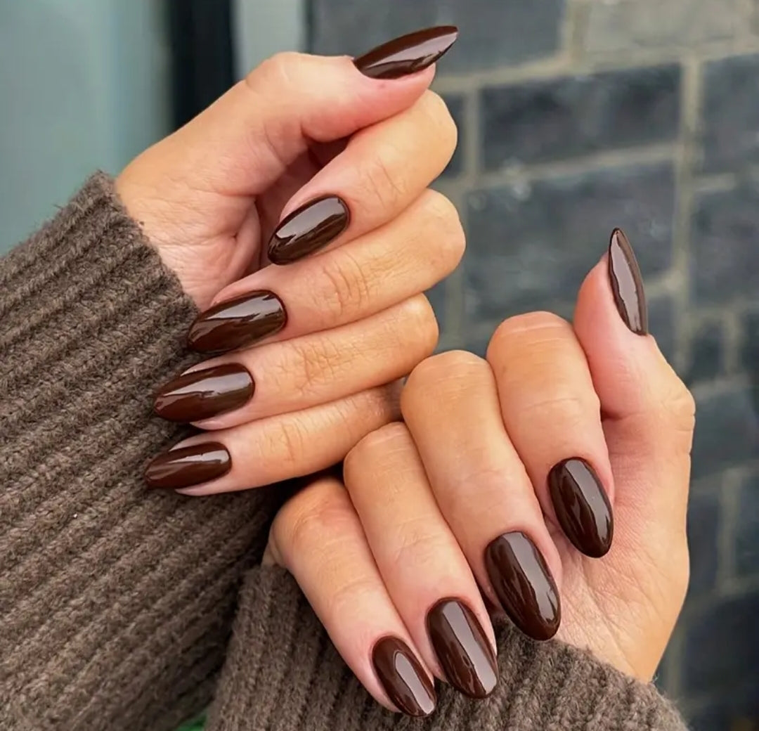 Cocoa Crown- 30pcs Deep Brown nails with Application Kit