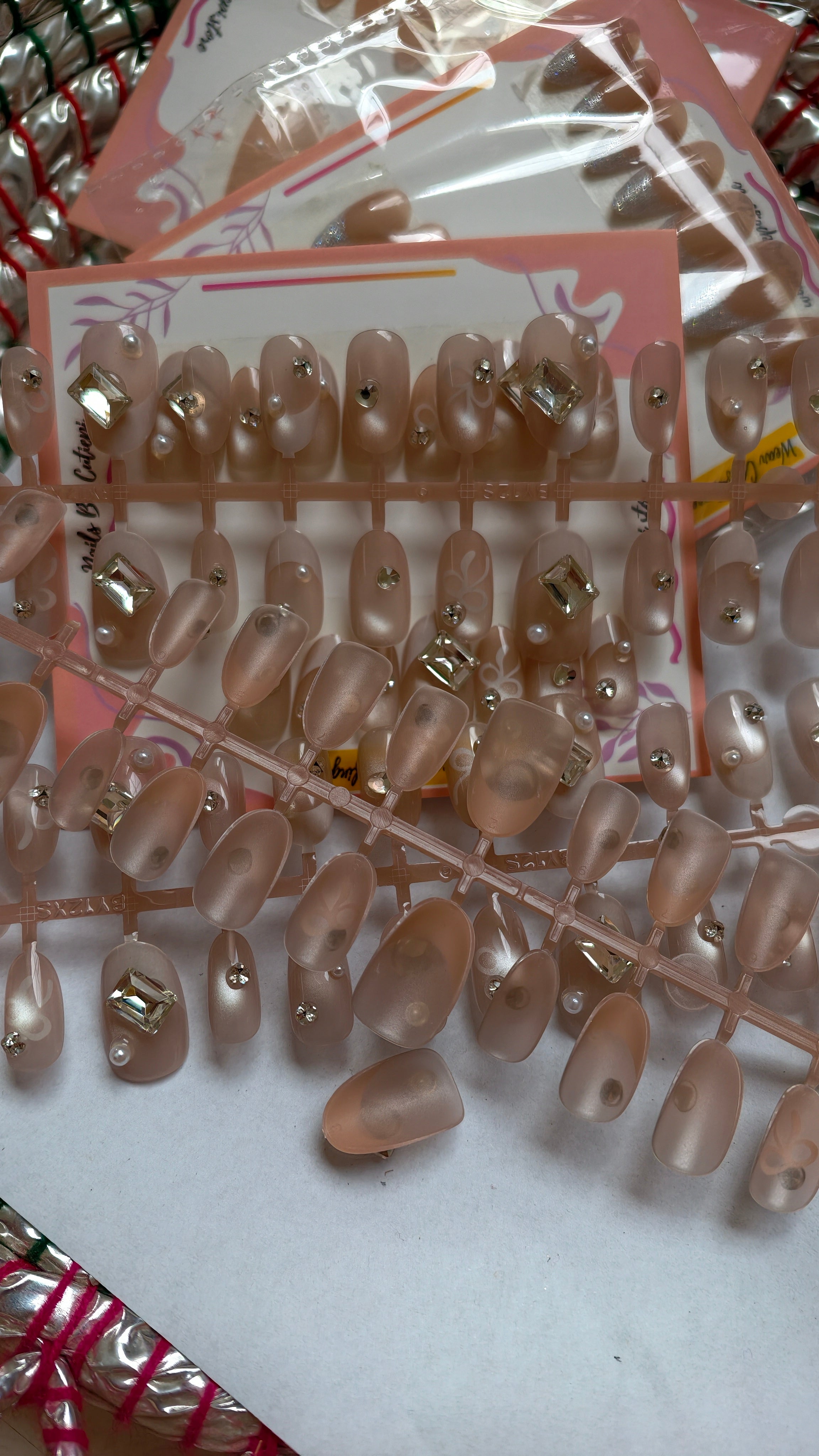 Dazzling French-Premium Cat eye Nail set with Application kit (Luxury edition)