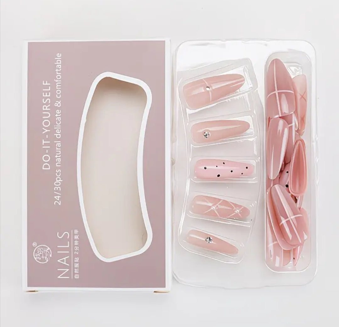 Glam Girl-Long Premium nails with application kit