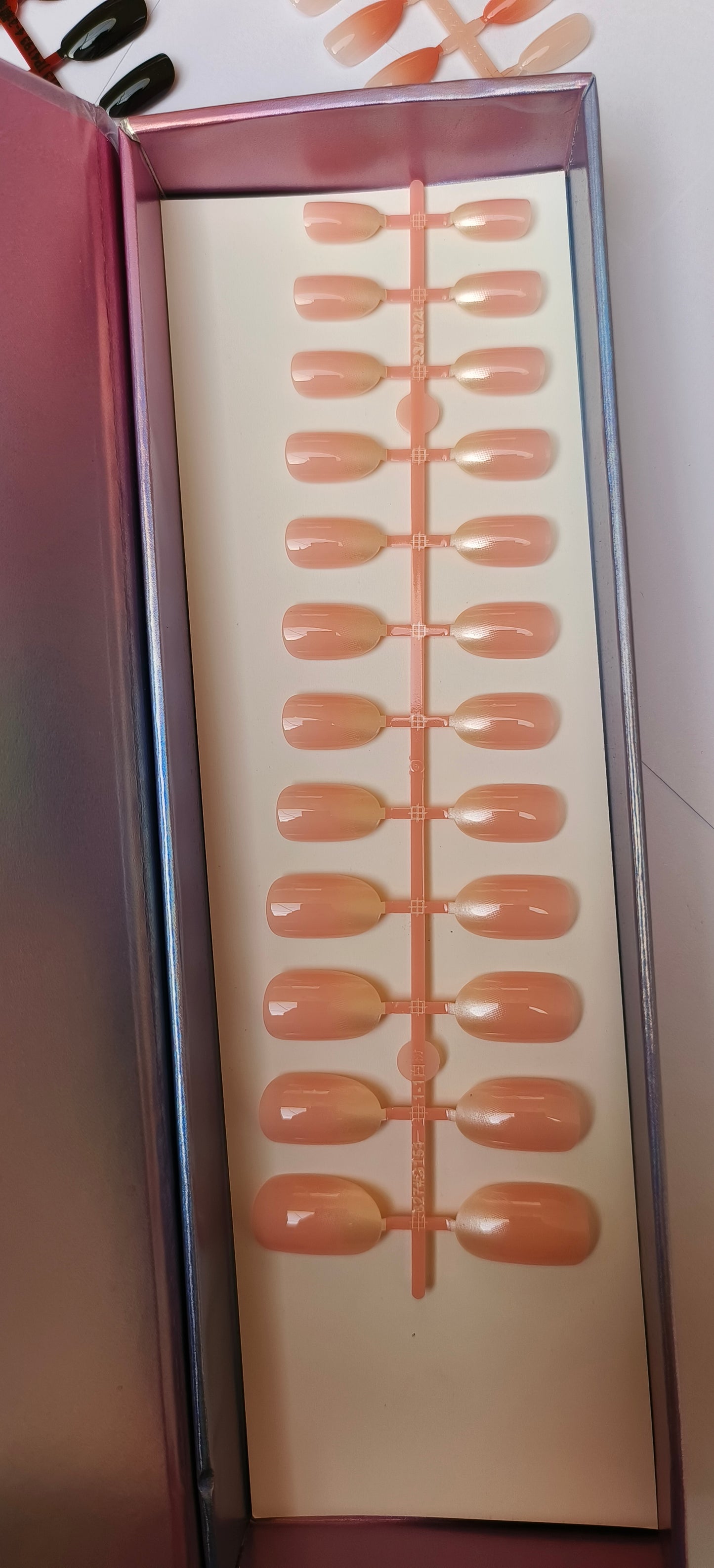 Gradient Pink - 24pcs Glossy Nails with Application Kit