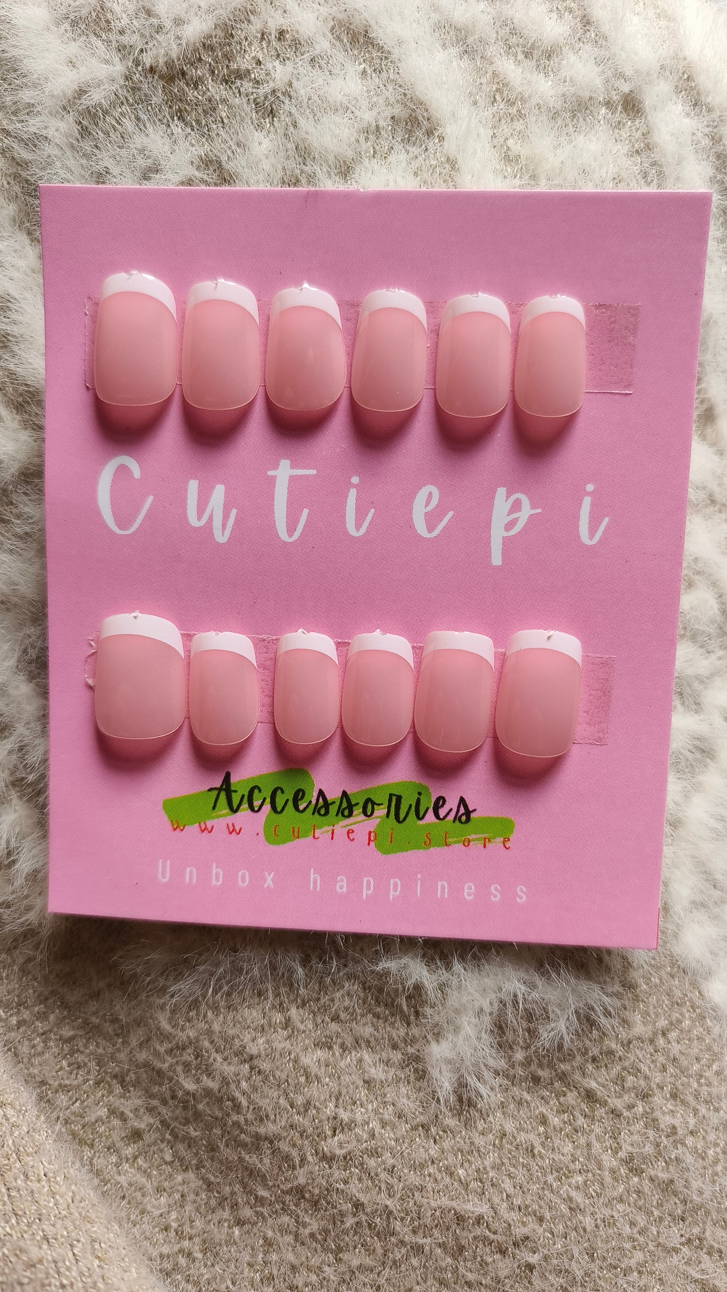 24pcs Medium French Tip Nails – Classic & Chic