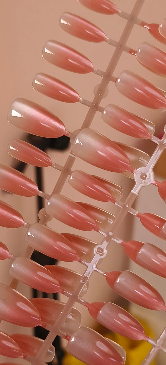 Rosy Amber - 10 pcs Hand Made Cat eye Nails with application kit