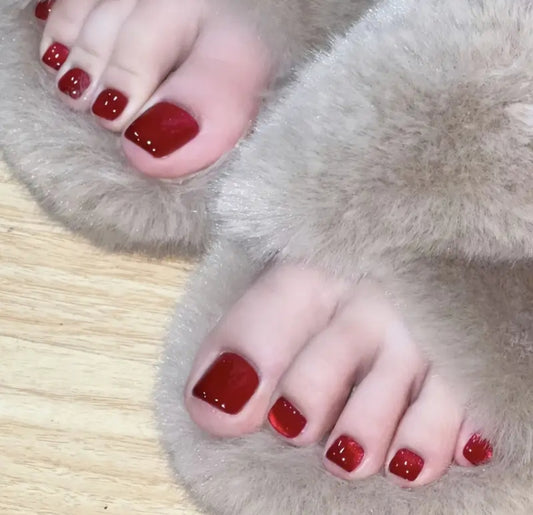 Luxury handmade press ons in Pakistan, bringing premium nails to your budget.