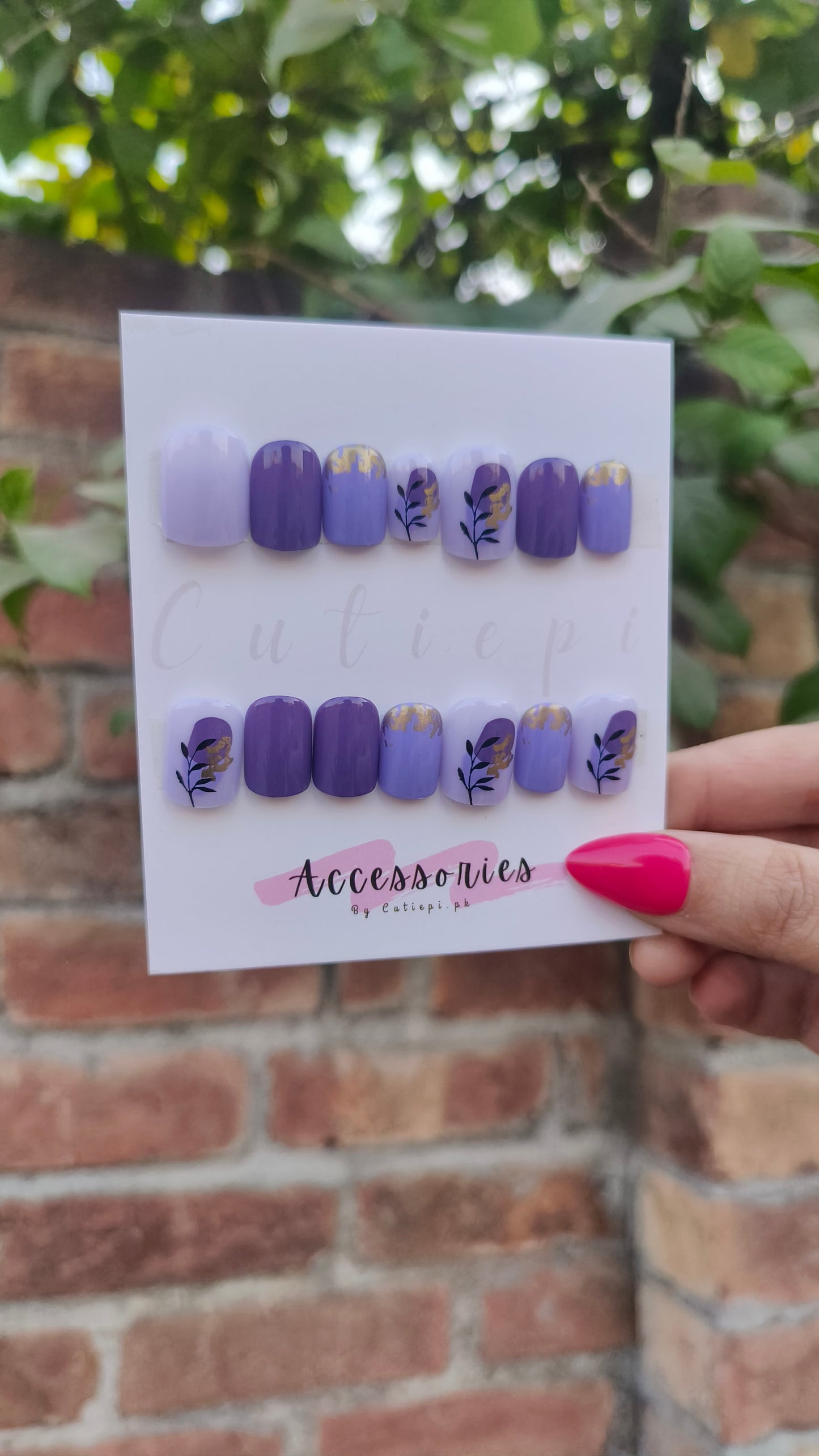 Small Purple & Gold Floral Press-On Nails – 24PCS Set with Application Kit