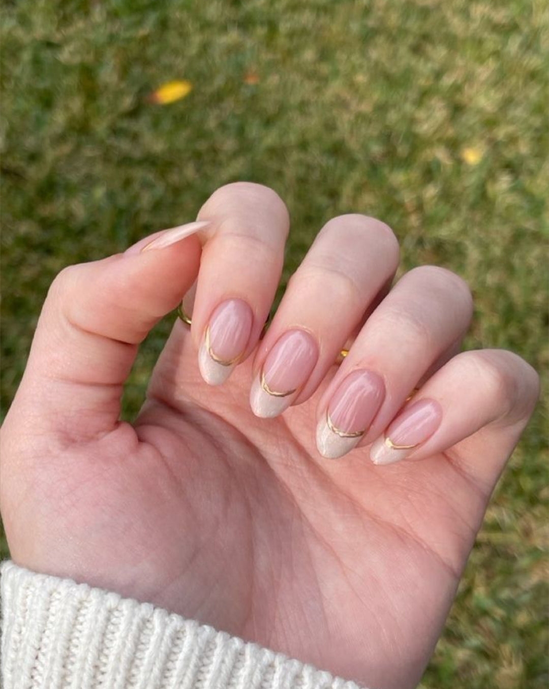 Gold Line-20 pcs French Nails with Application Kit