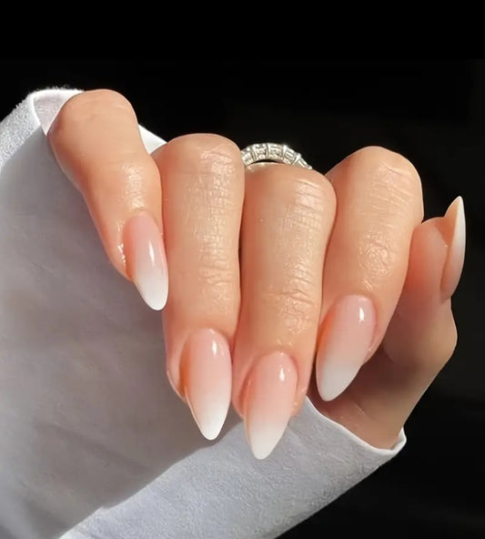 Luxury handmade press ons in Pakistan, bringing premium nails to your budget.