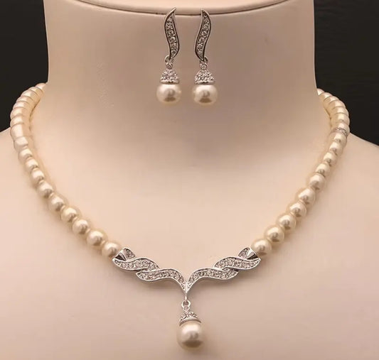 Pearl Beauty- Zircon Set A gift to remember