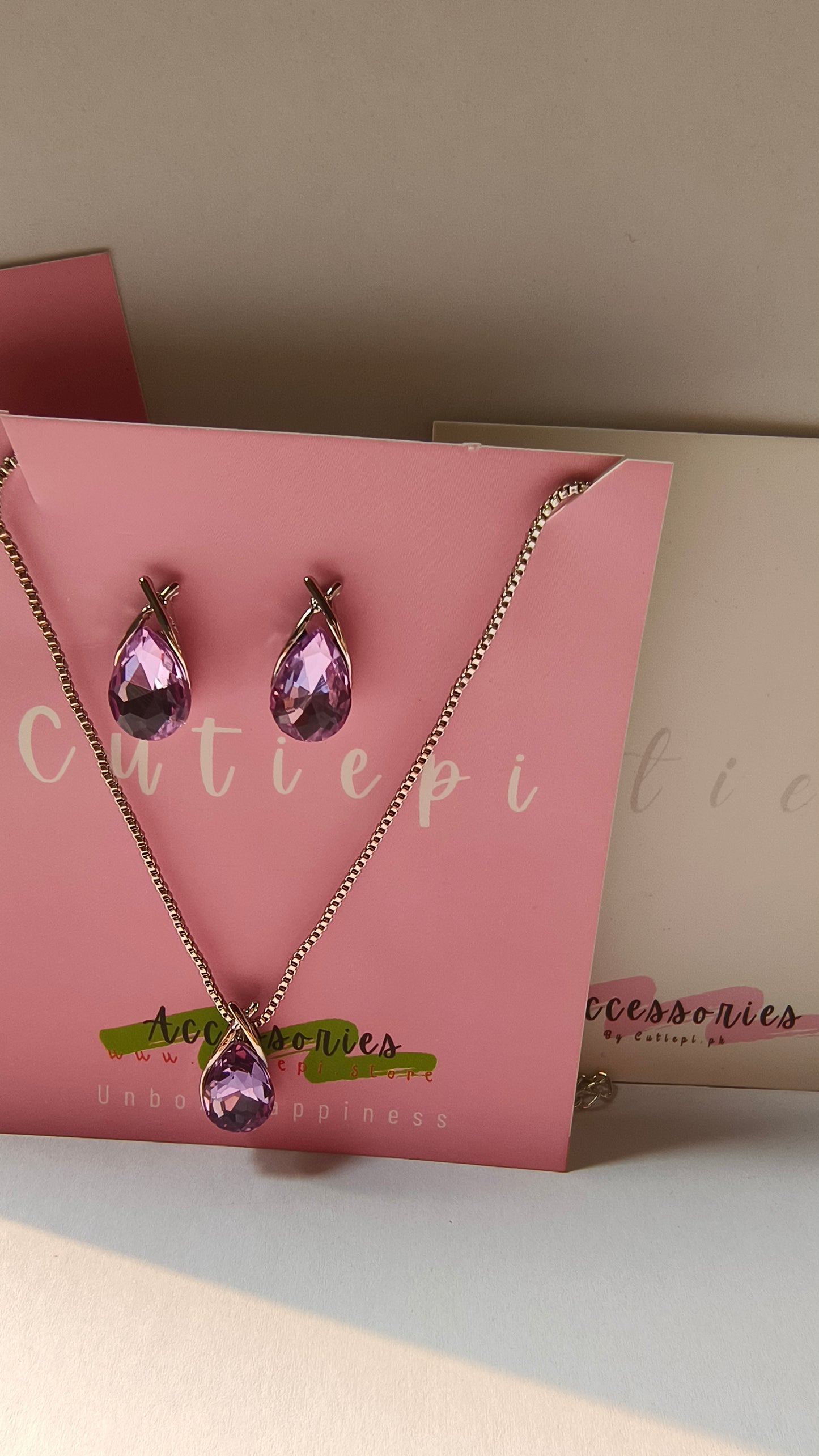 Purple Stone Stylish Silver Necklace Set – Elegant & Trendy Jewelry