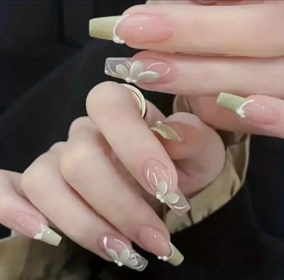 Pista French - 24 pcs Bridal Nails with Application kit