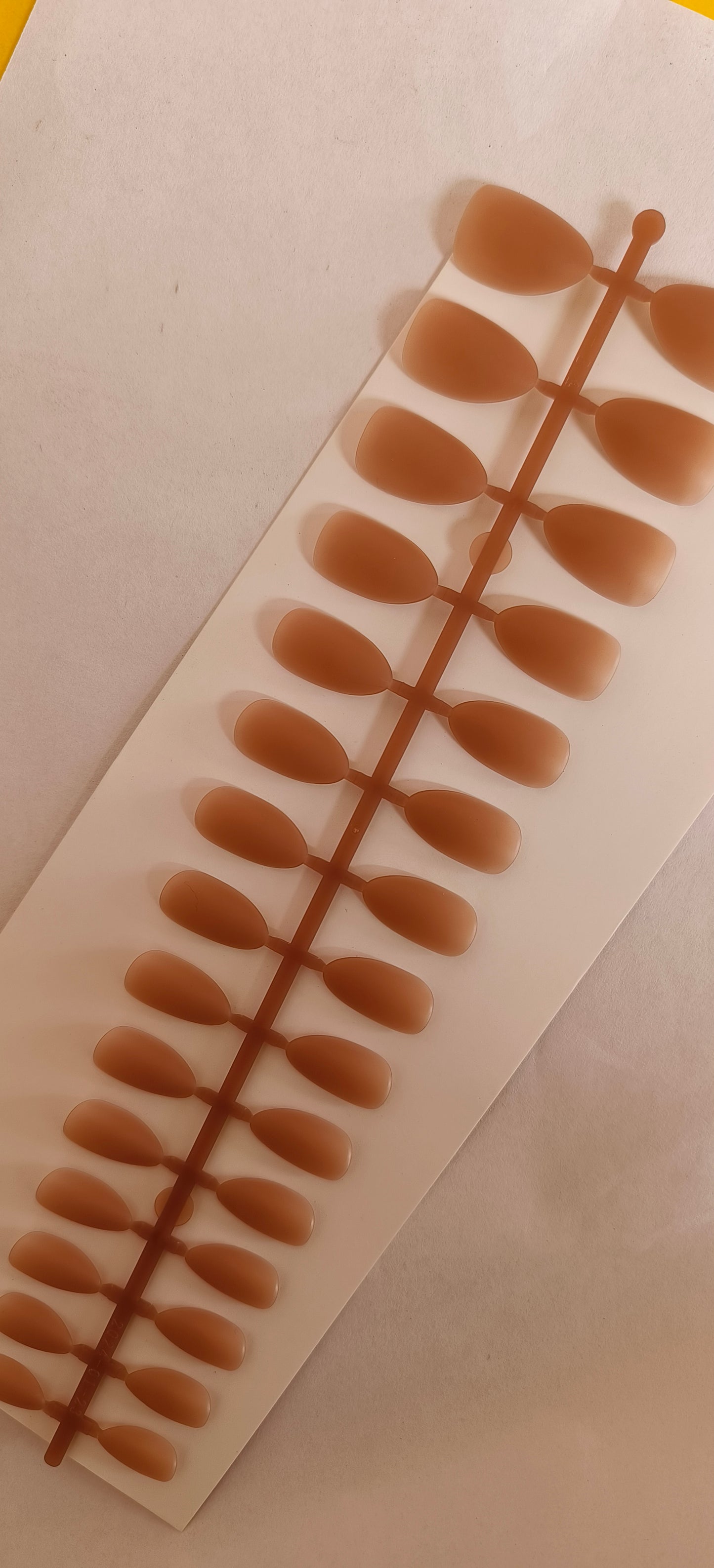 Nude Brown Nails- 15pcs Matte Medium Nails with Application kit