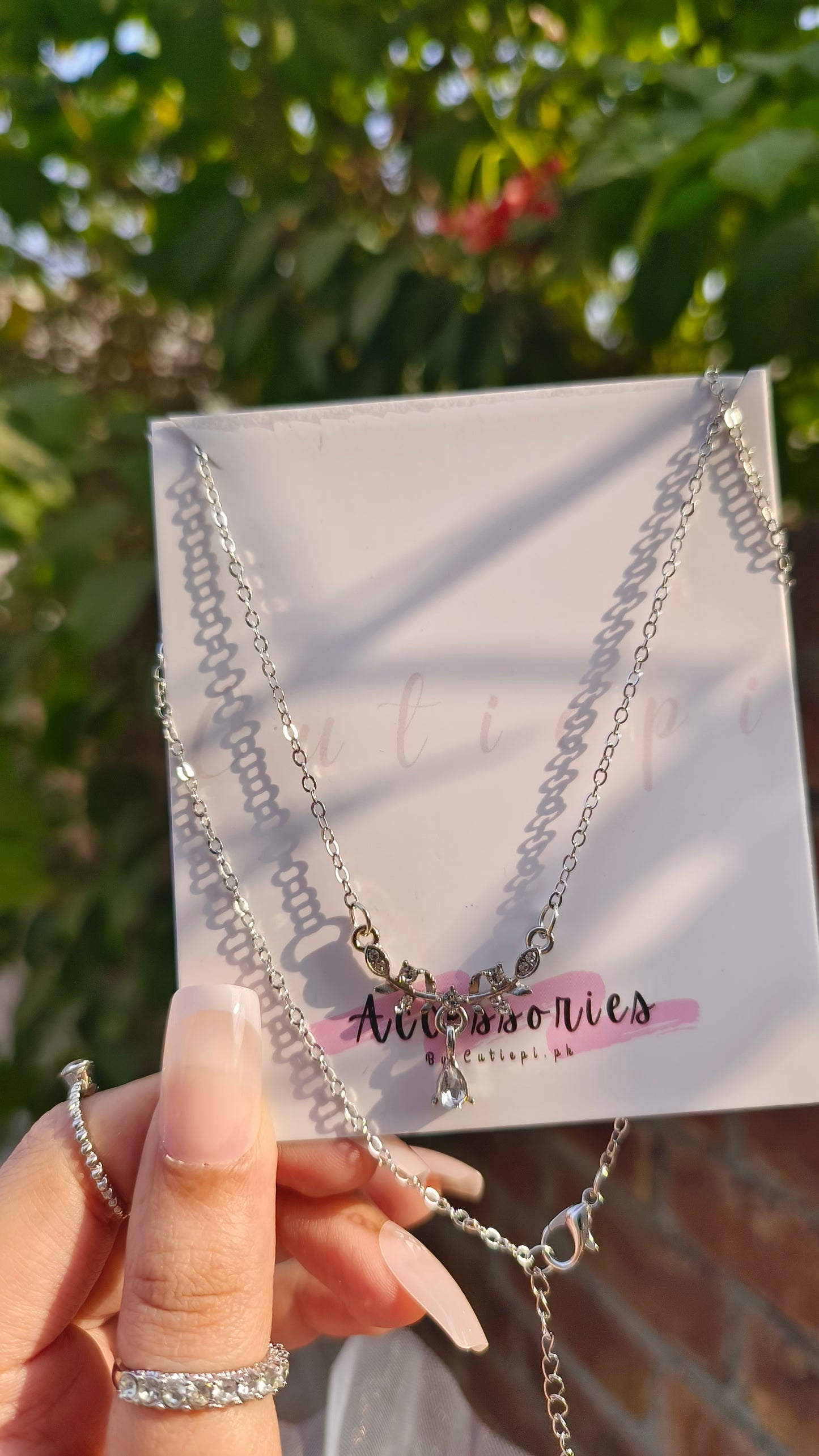 💎 Beautiful White Zircon Pendant Necklace - Elegant &amp; Timeless Jewelry for Women