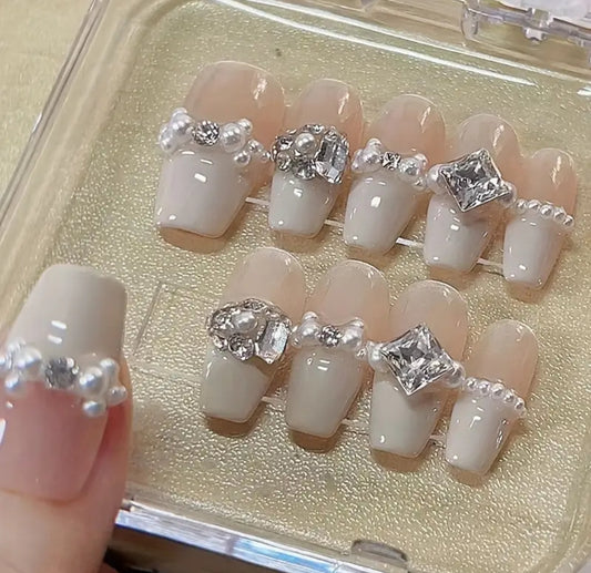 Royal Tips- 12pcs with Application Kit