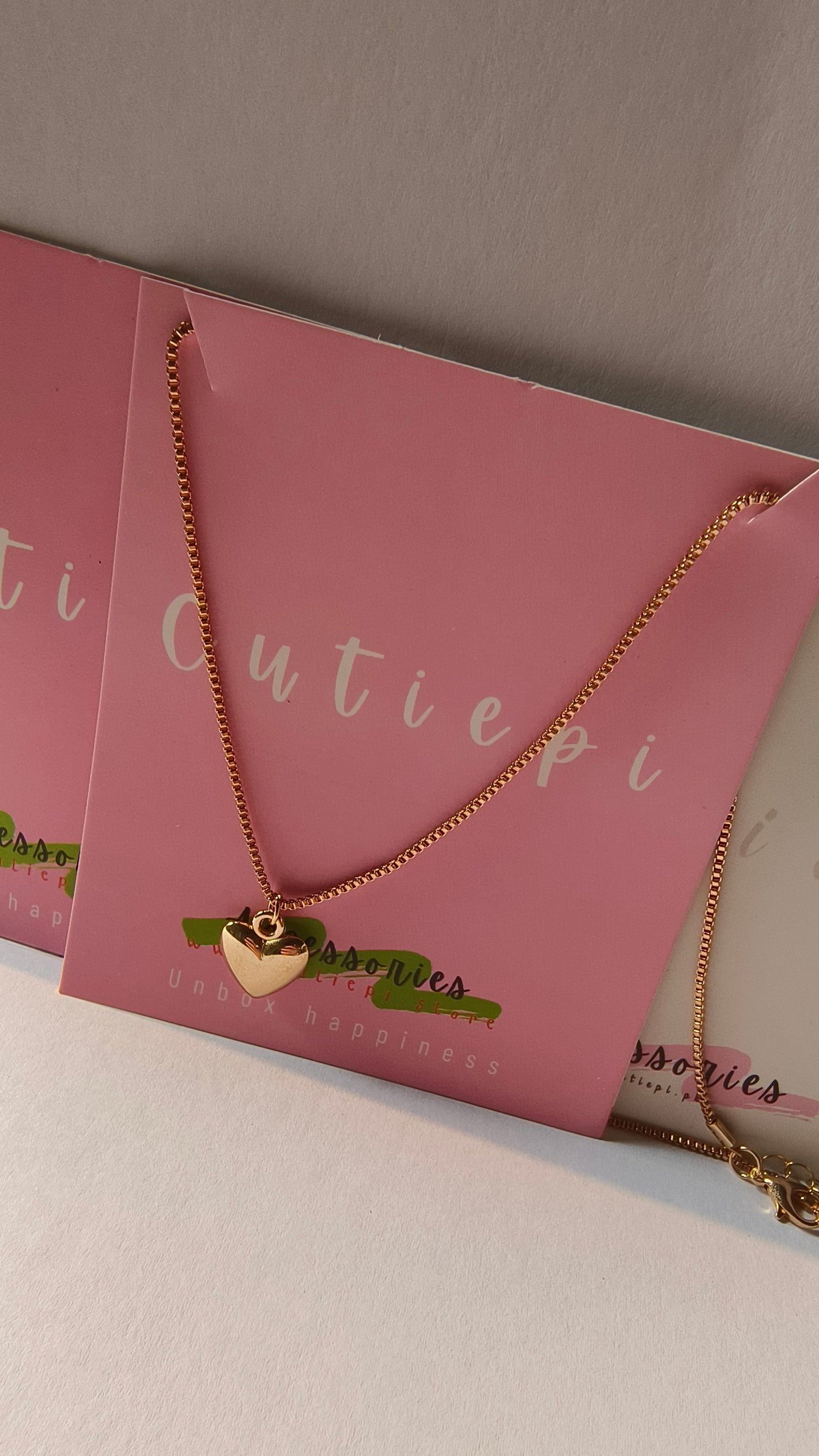 Clearance Deal - 5 random pendents (advance payment only)